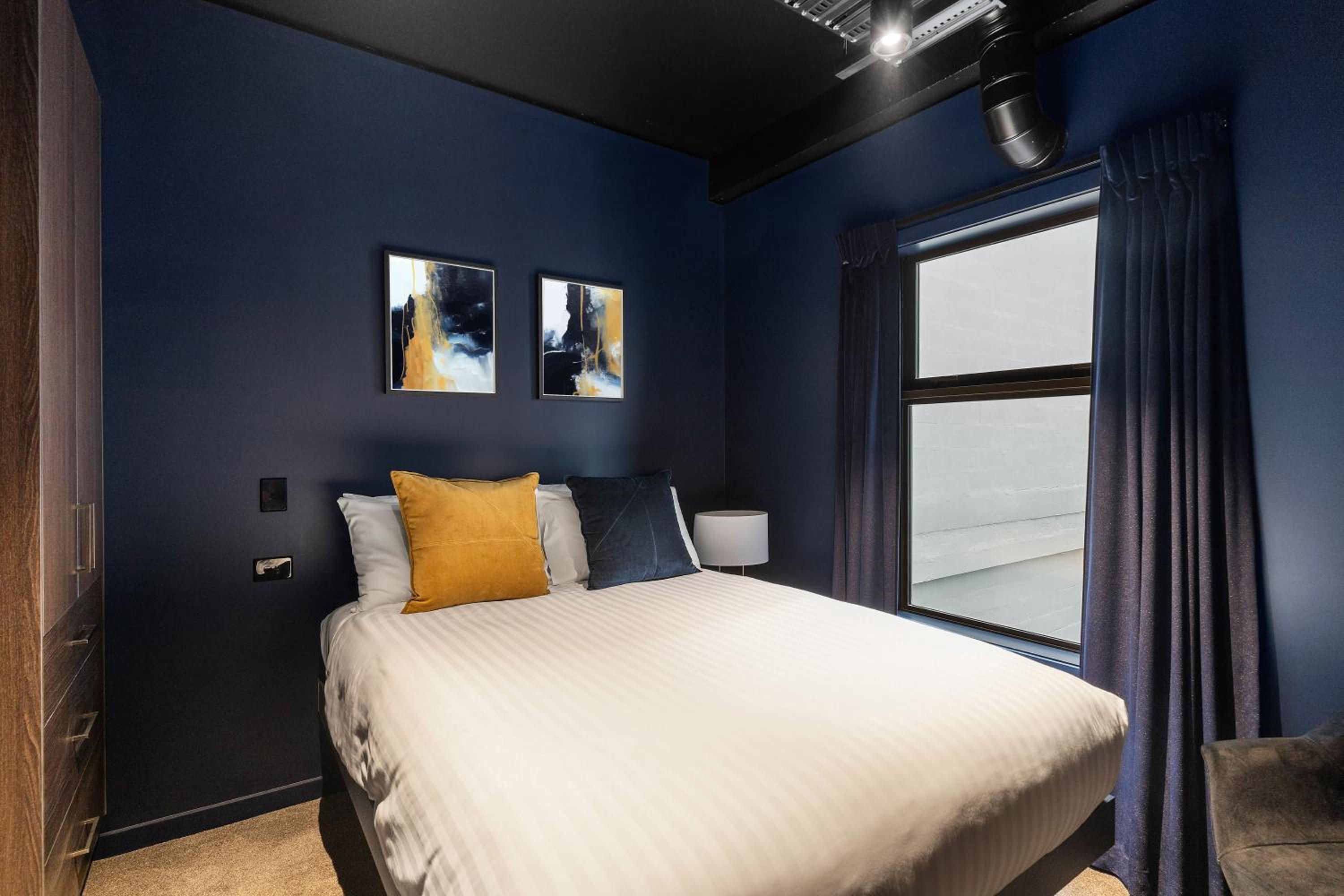 One Bedroom Metro Unit - Photo 6