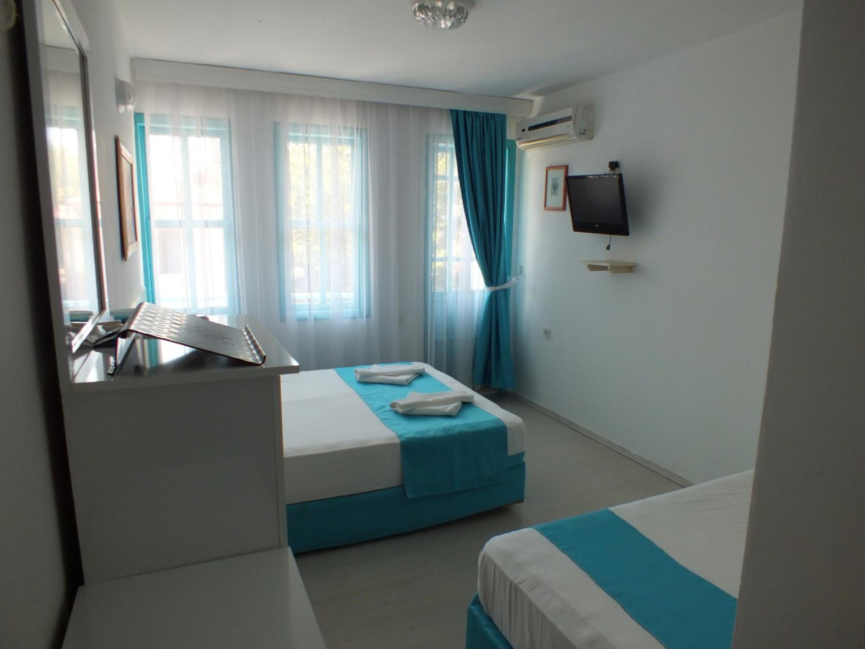 Standard Triple Room - Photo 2