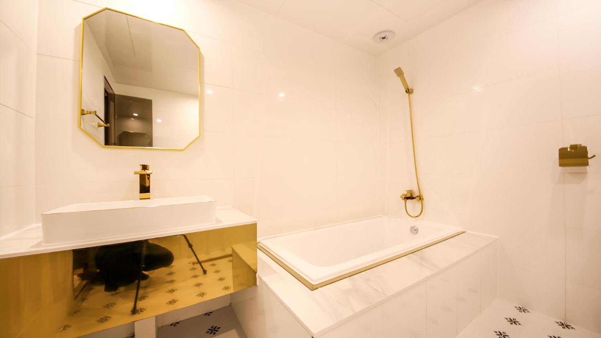 Standard King Room - Photo 2