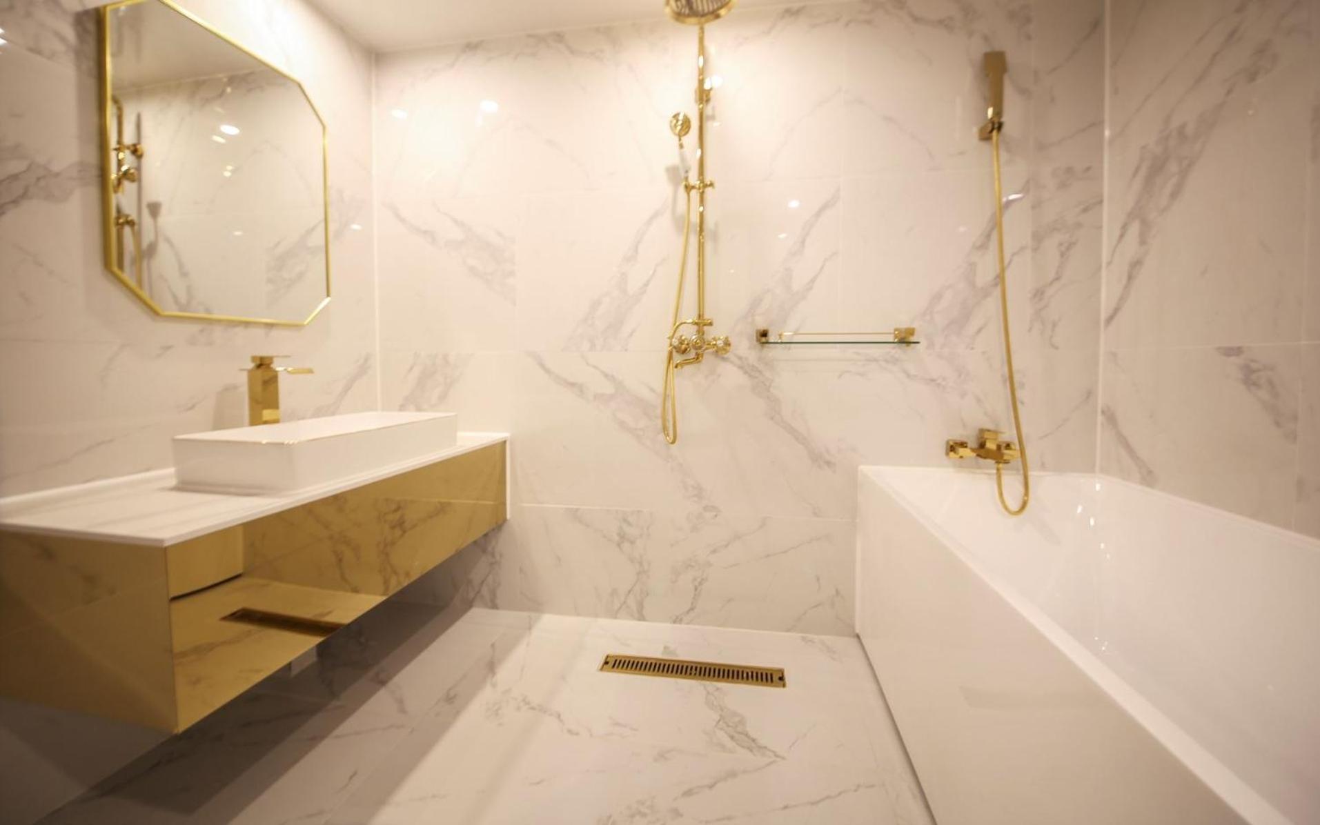 Standard King Room - Photo 5