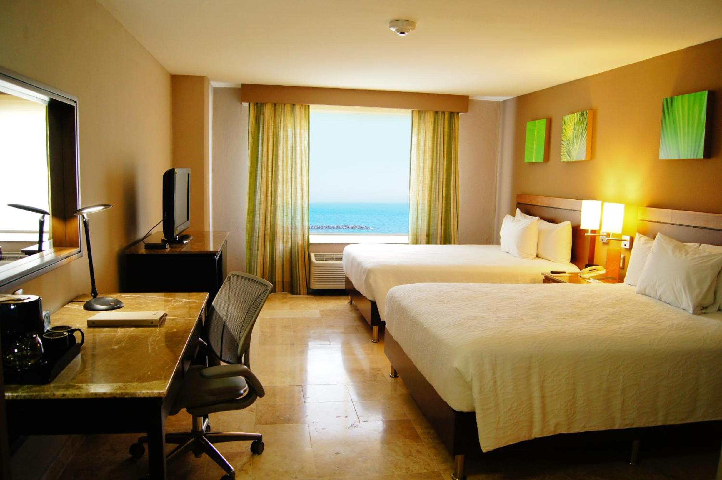 Queen Room with 2 Queen Beds with Ocean View
