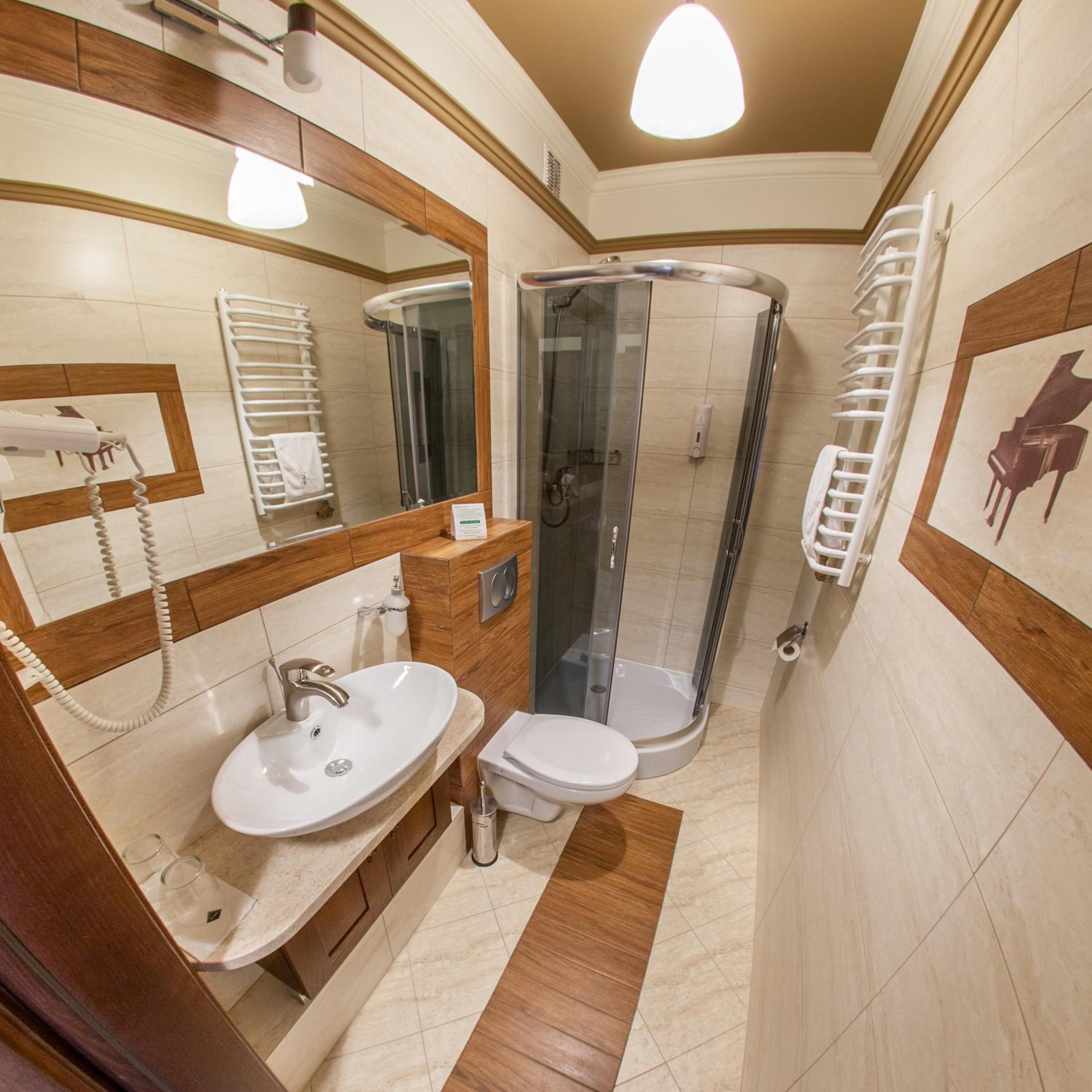 Twin Room - Photo 12