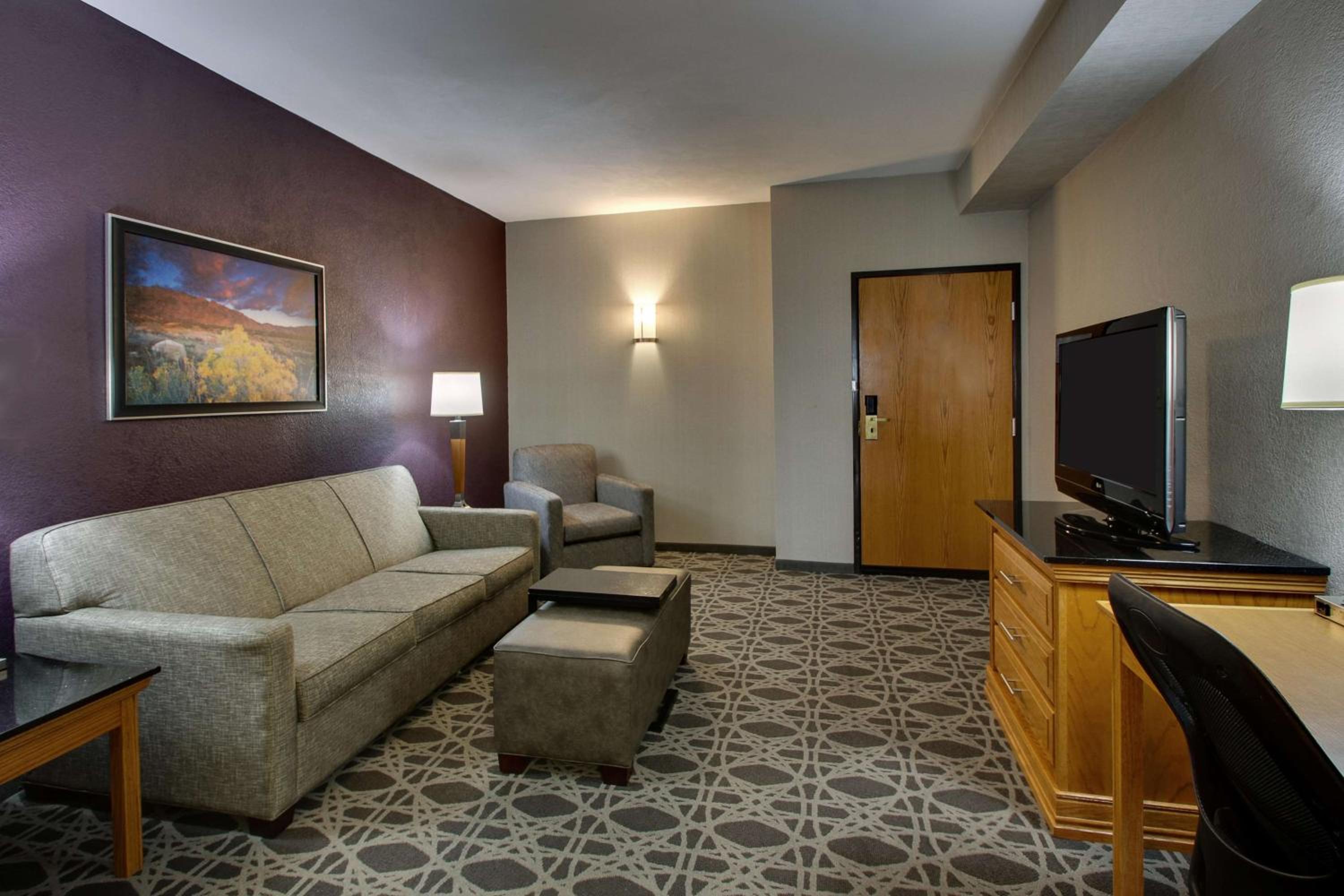 Superior King Suite - Photo 5