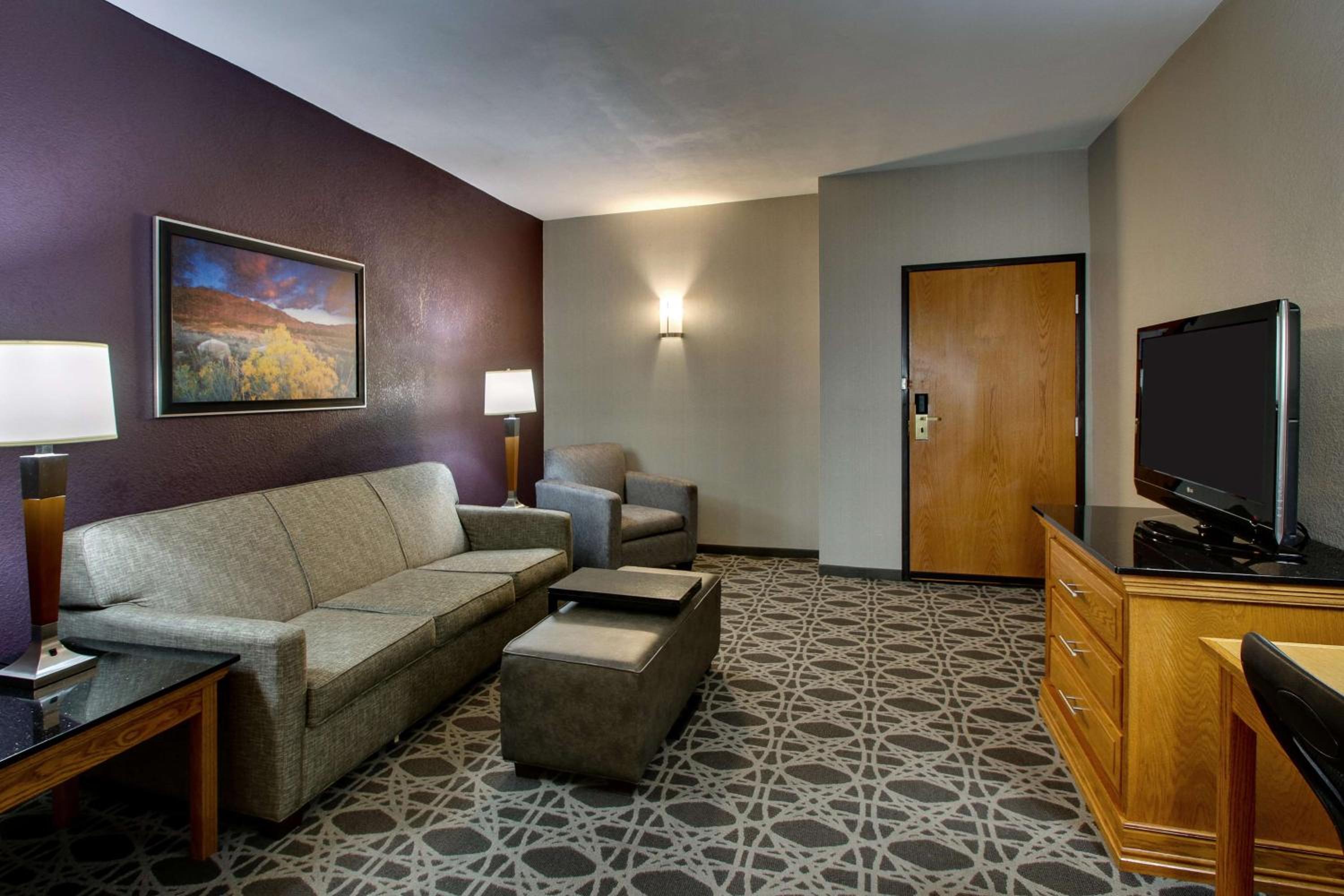 King Suite with Kitchenette photo 2