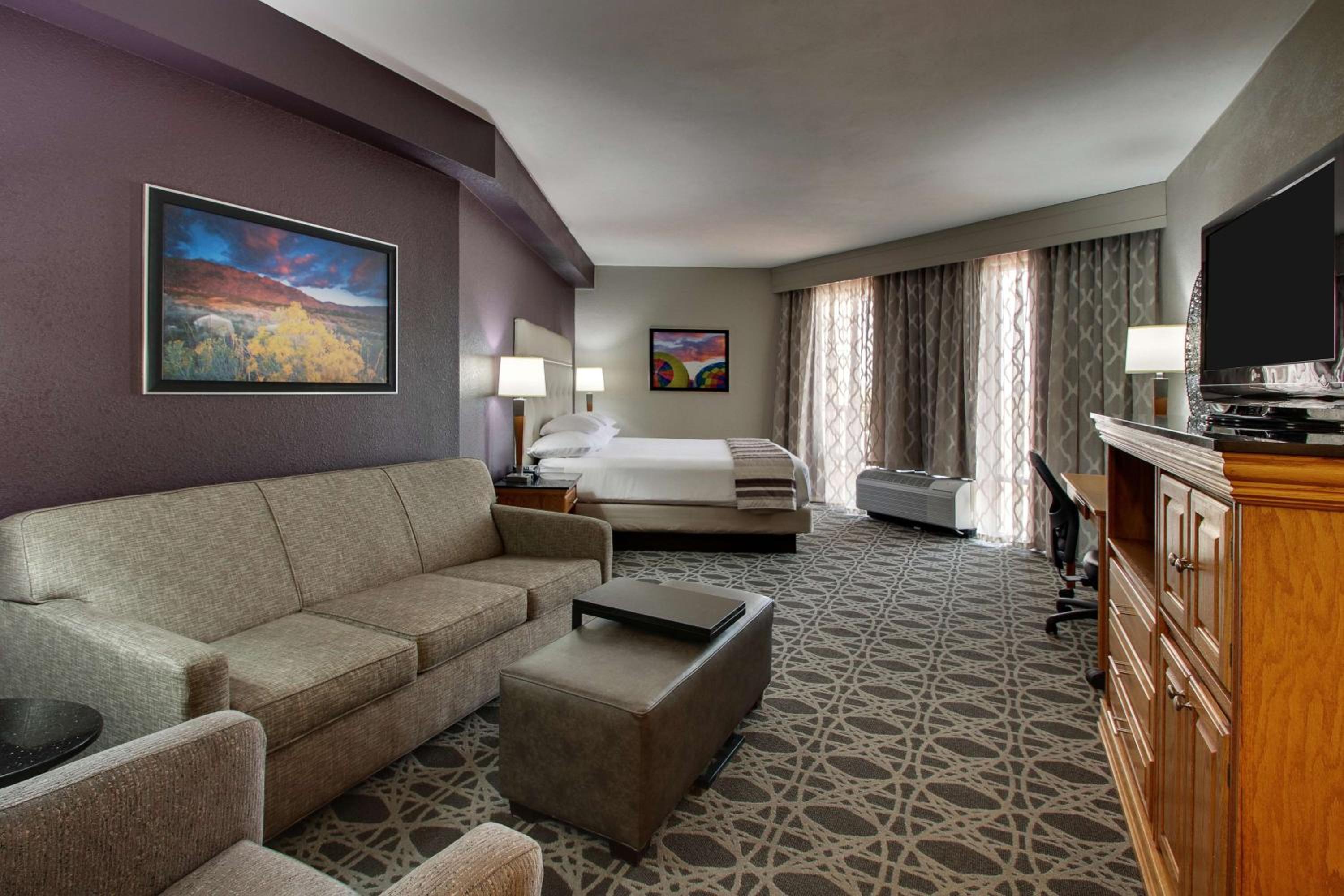 Superior King Room with Sofa Bed photo 1