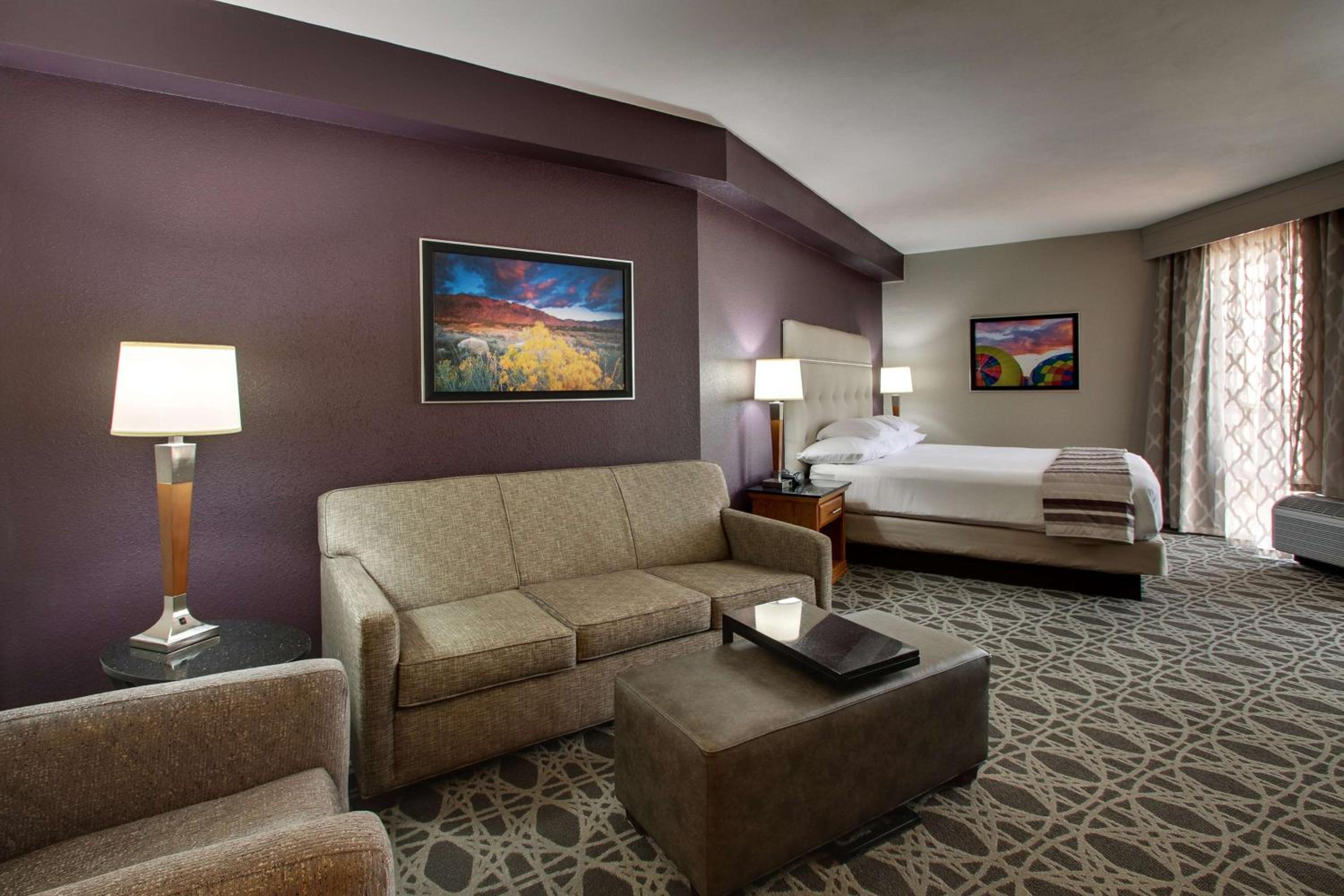 Superior King Room with Sofa Bed photo 2