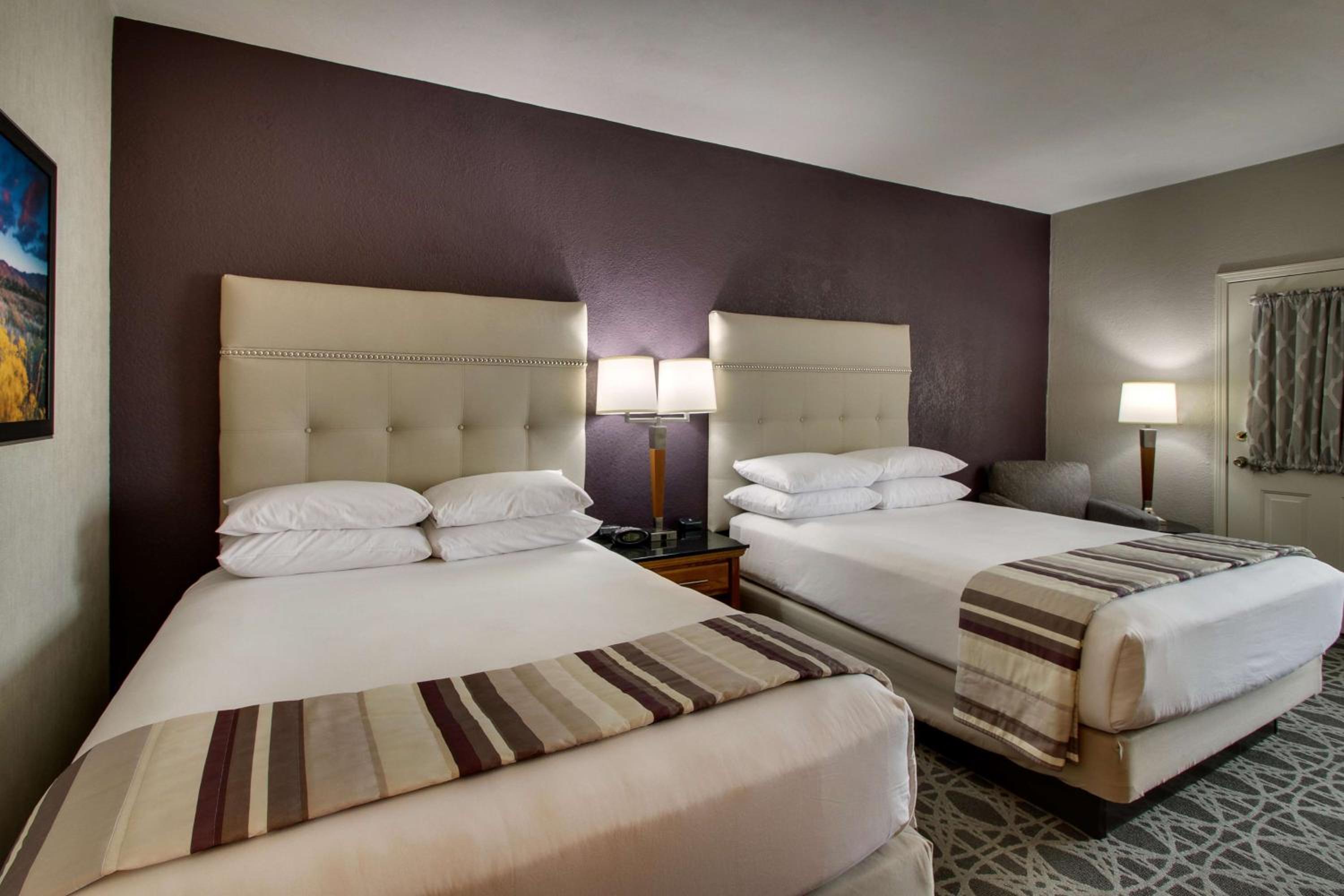 Superior Queen Room with Two Queen Beds - Balcony photo 2