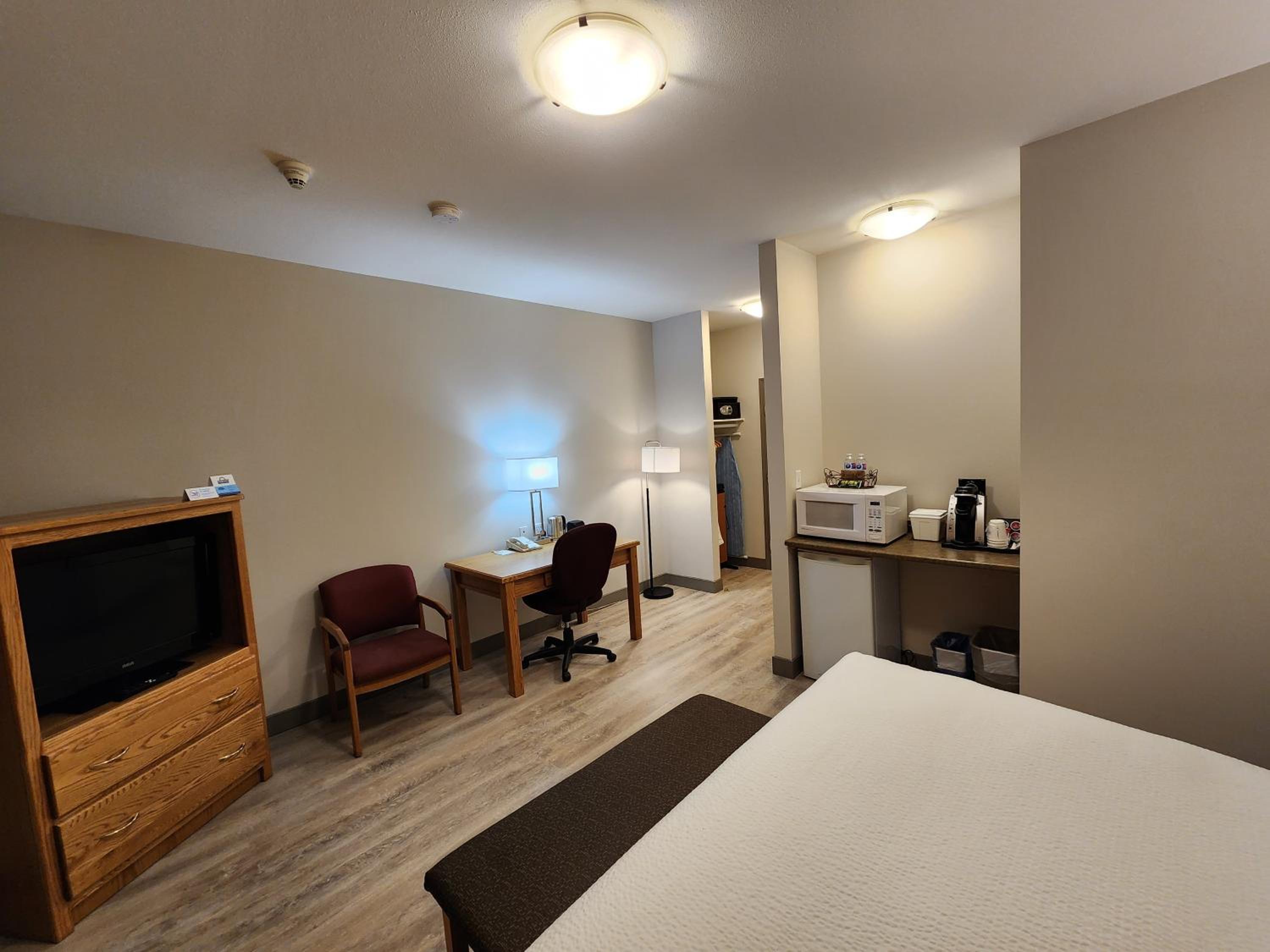 Business King Room - Non-Smoking - Photo 2