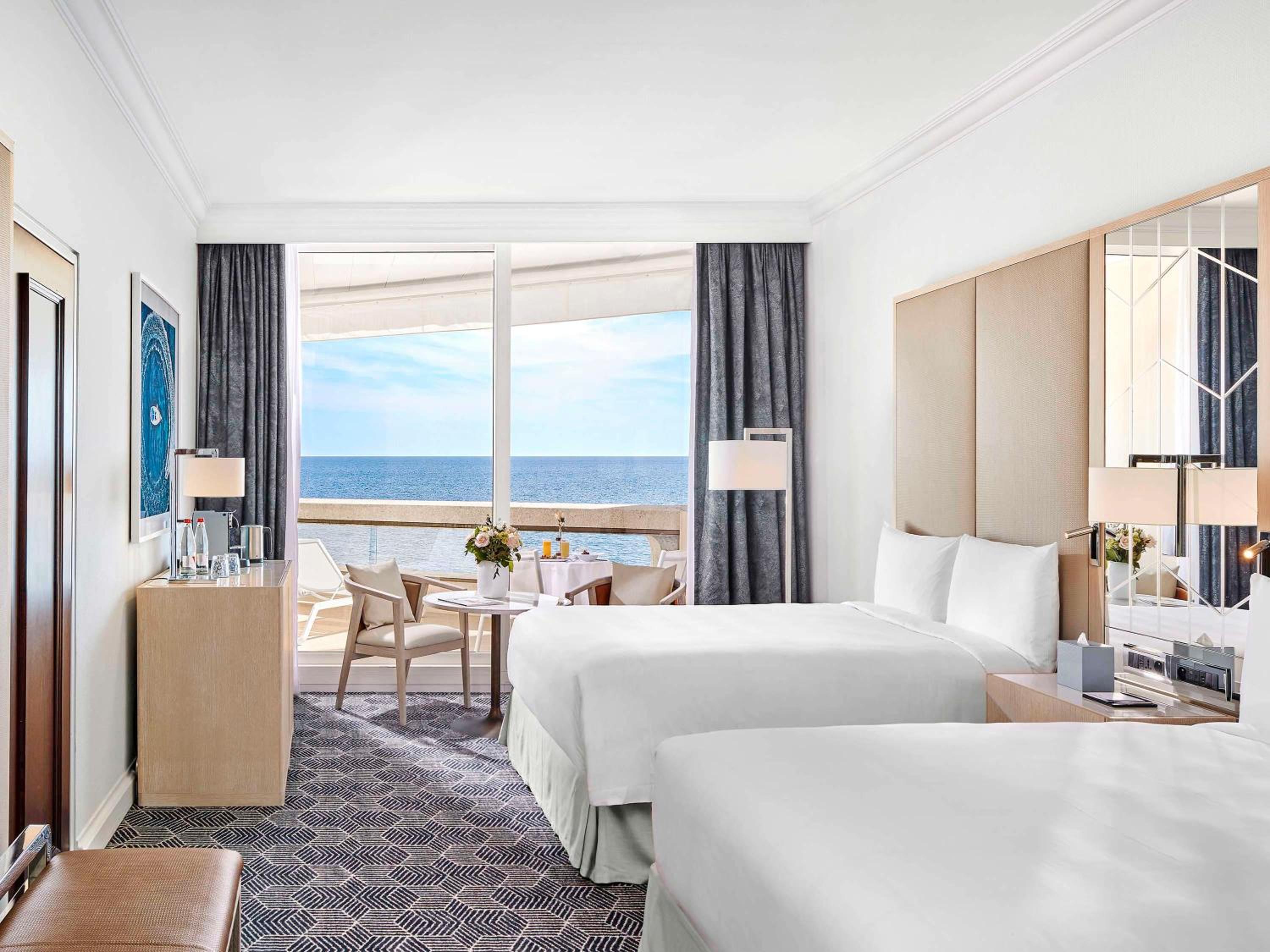 Deluxe Double Room with Two Double Beds and Sea View