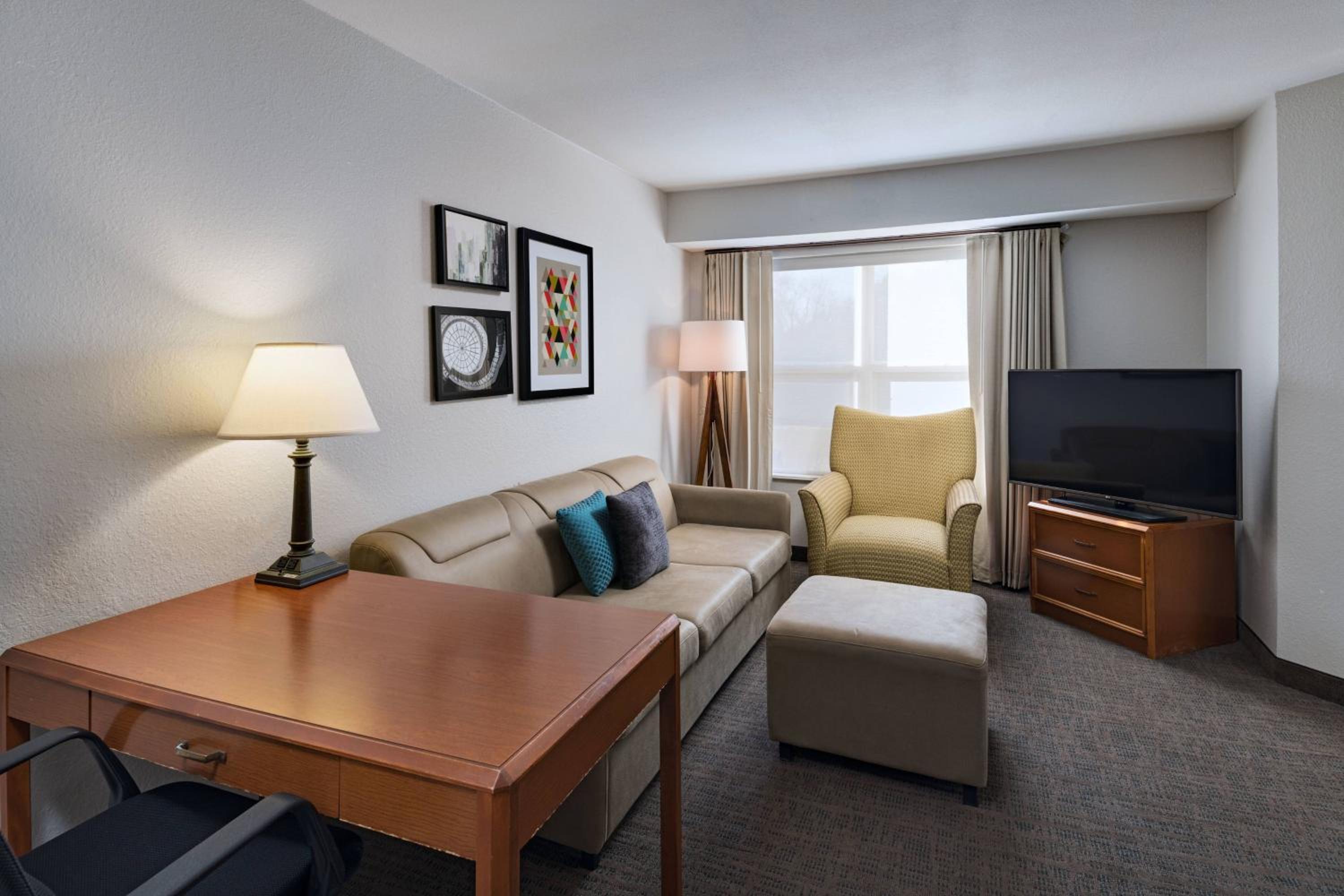 One-Bedroom Suite - Photo 1