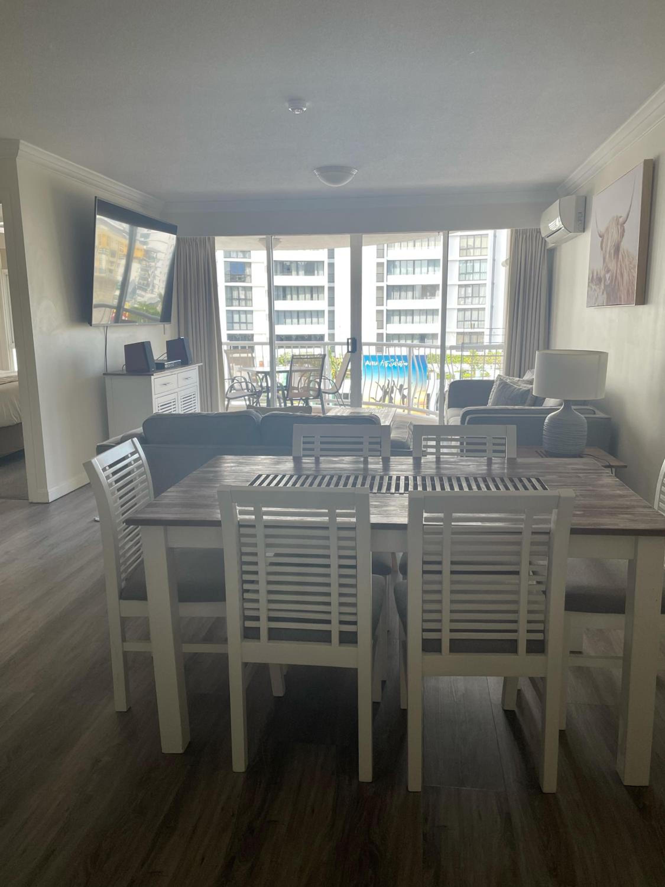 Two-Bedroom Apartment with Two Bathrooms photo 3