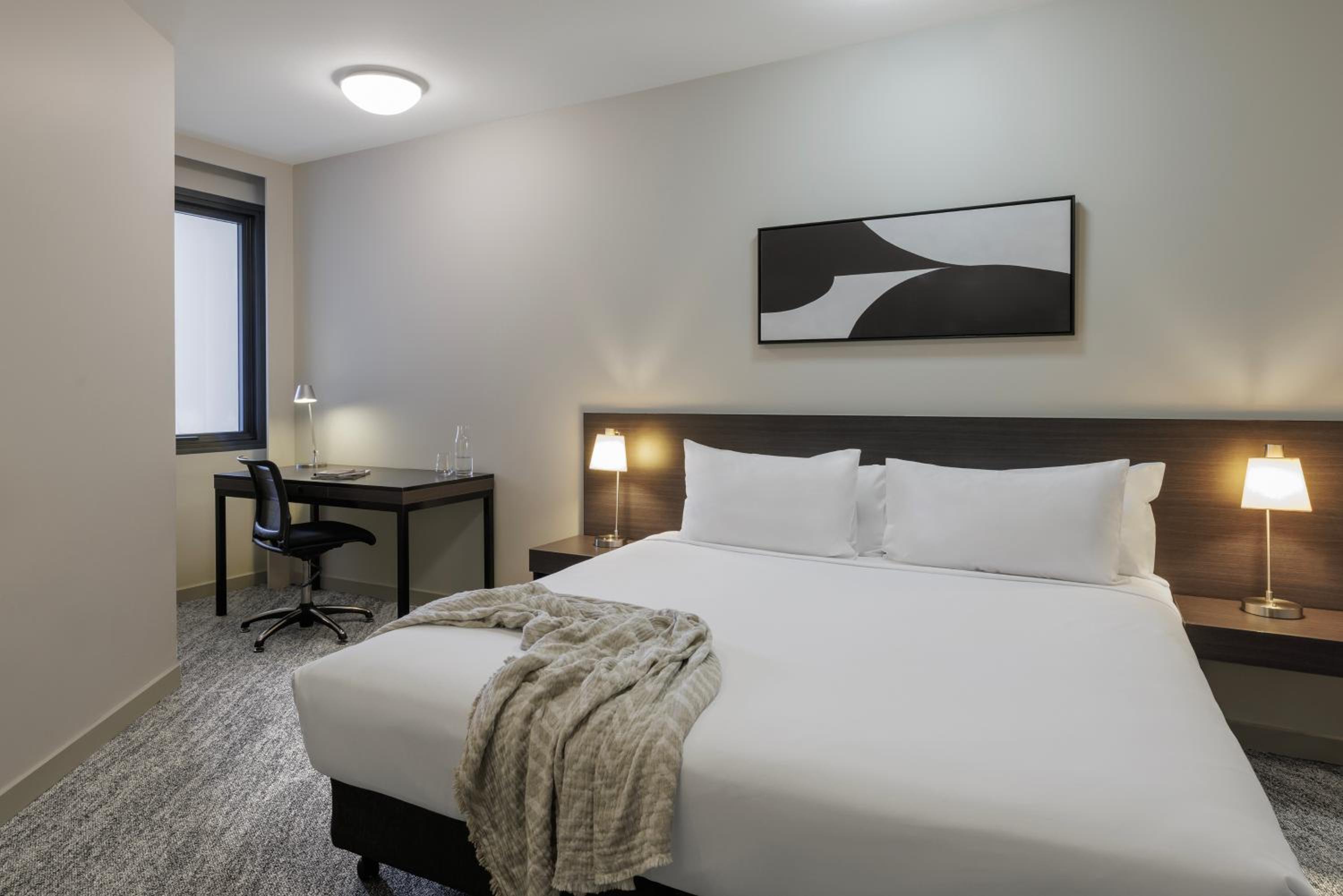 One Bedroom Apartment - Photo 3