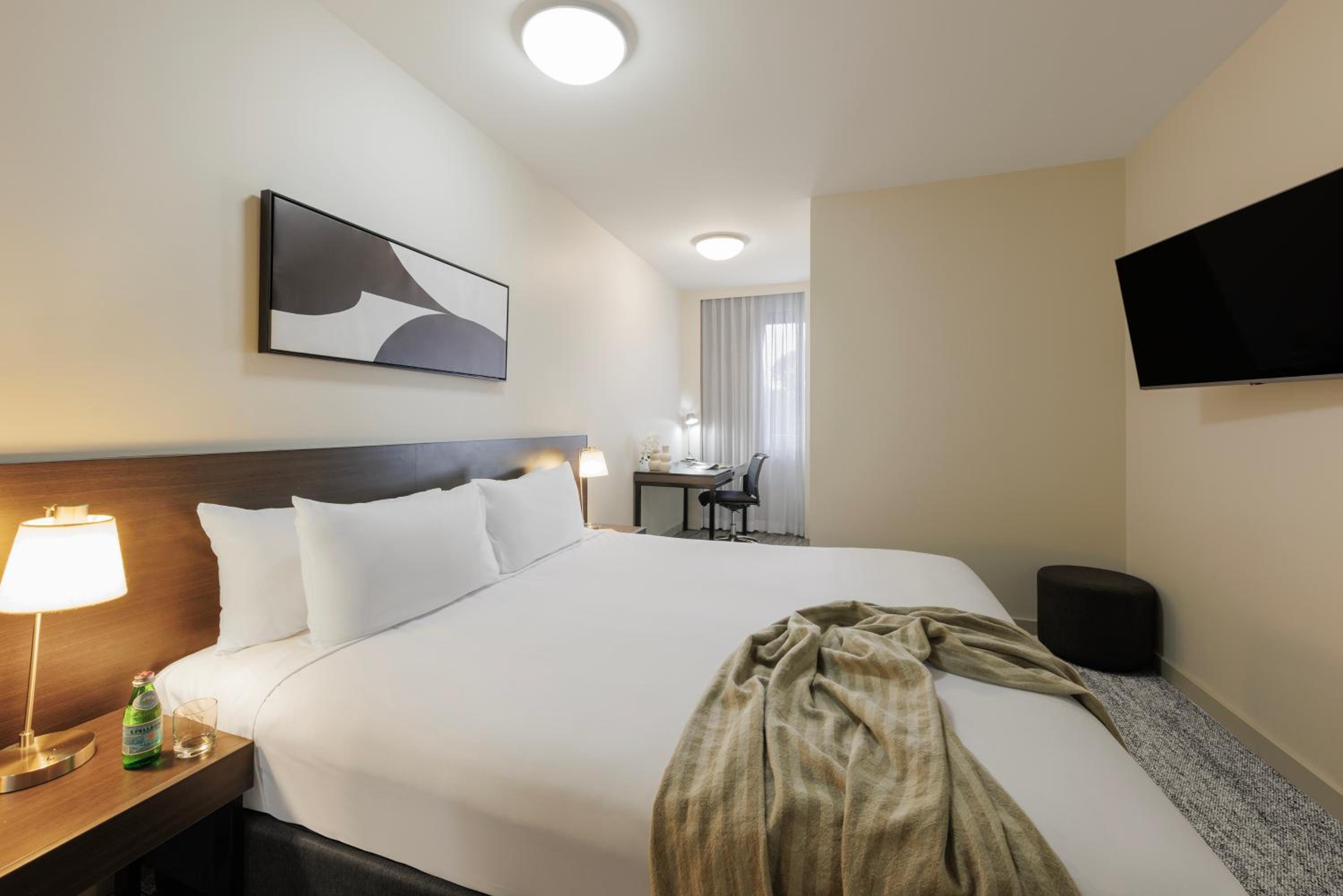 One Bedroom Apartment - Photo 6