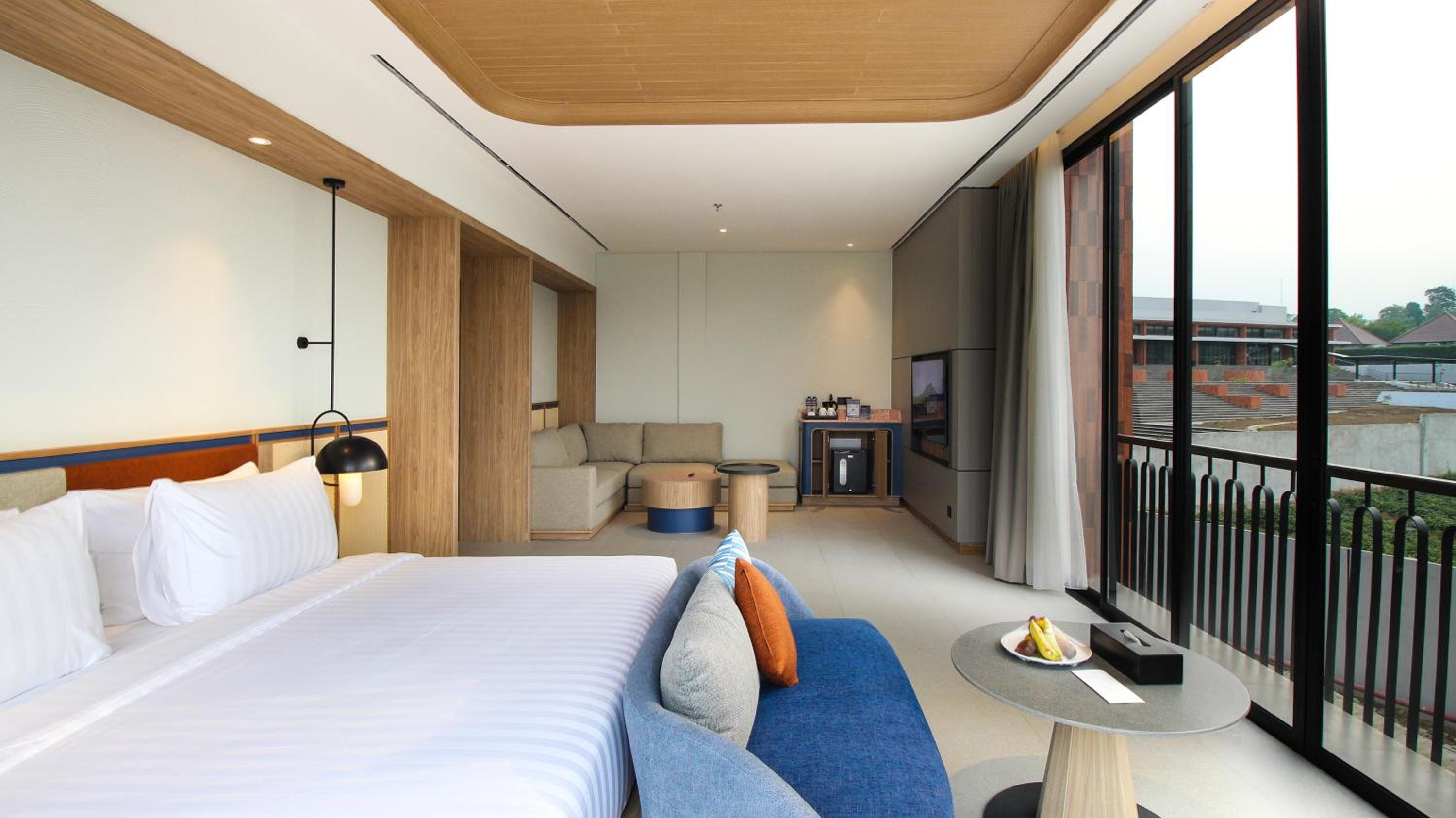 Santika Suite Room - Photo 2