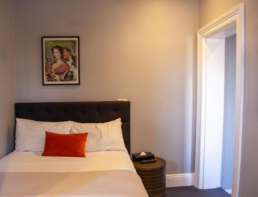 Executive Twin/Triple Suite with Shared Bathroom