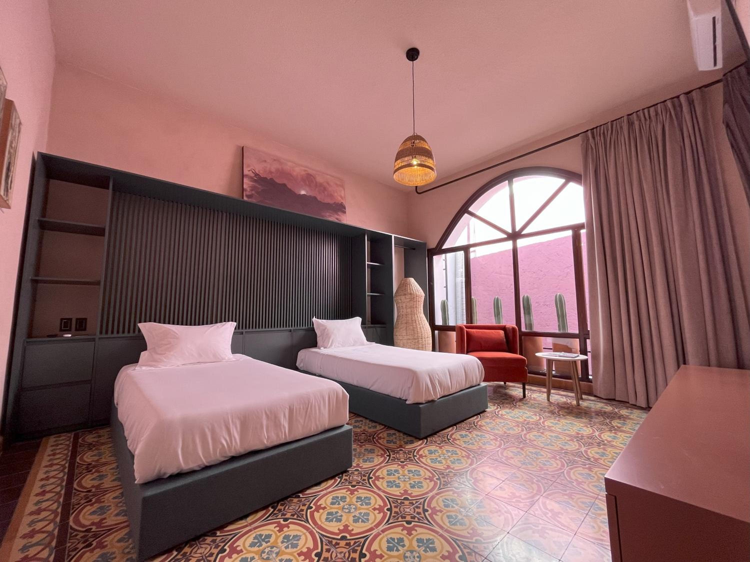 Twin Room - Photo 4