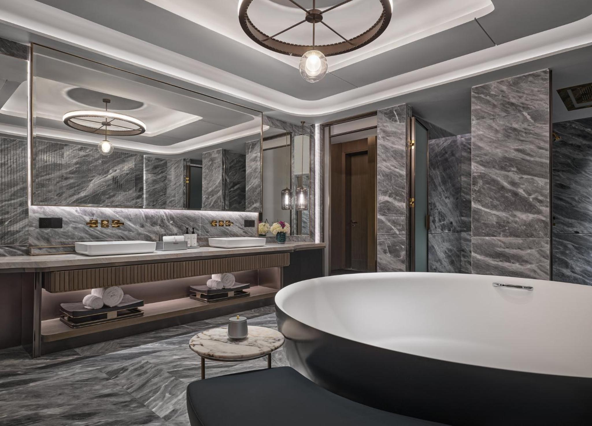 Royal Suite photo 2
