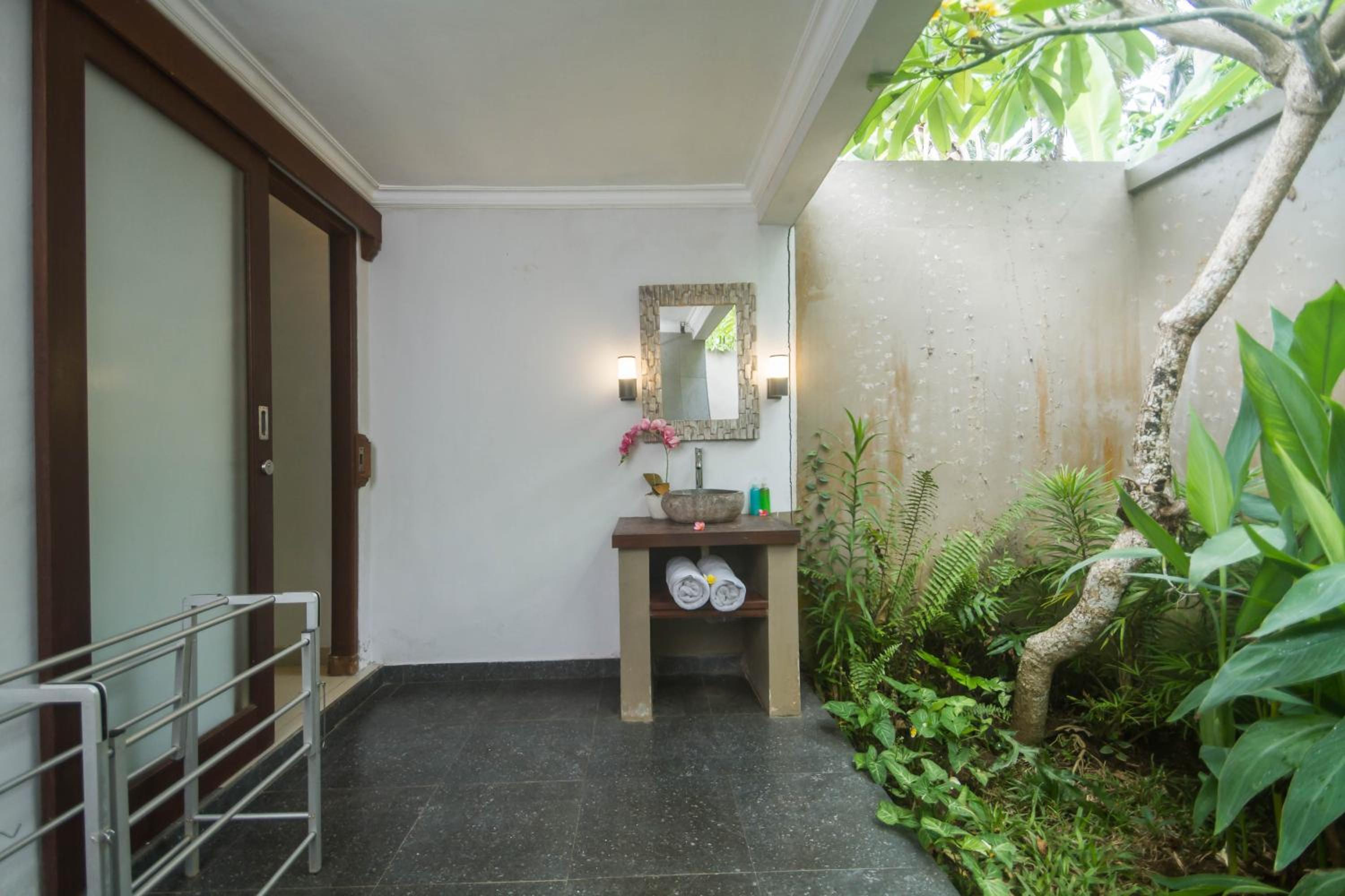 Deluxe Double Room - Photo 17