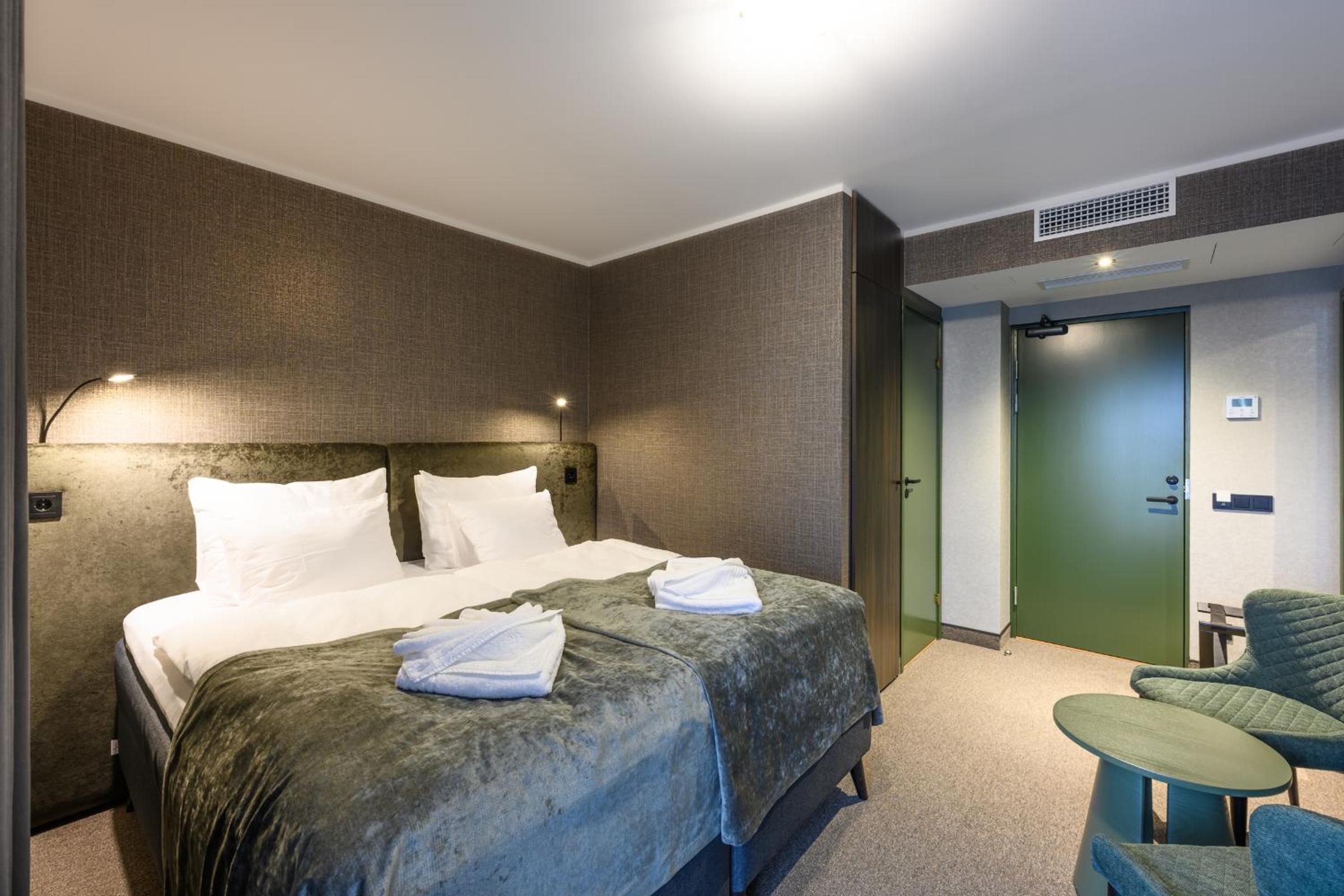 Standard Double Room - Photo 2