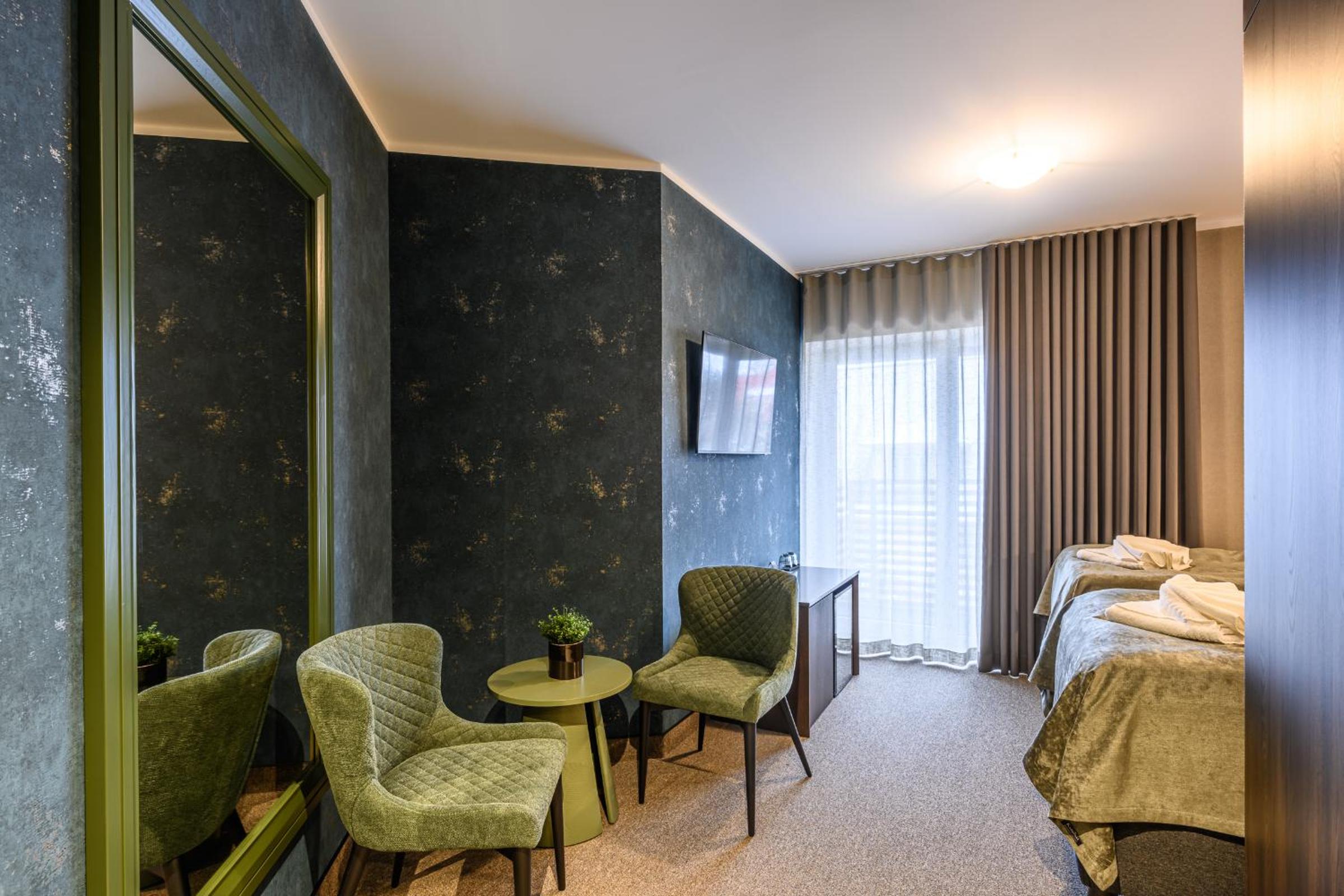 Standard Twin Room - Photo 2