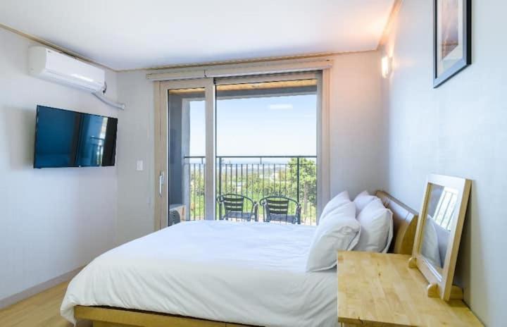 Double Room - Photo 5