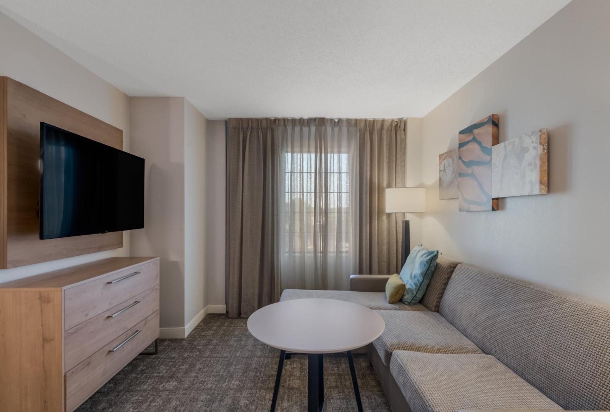 One-Bedroom King Suite with Sofa Bed - Photo 3