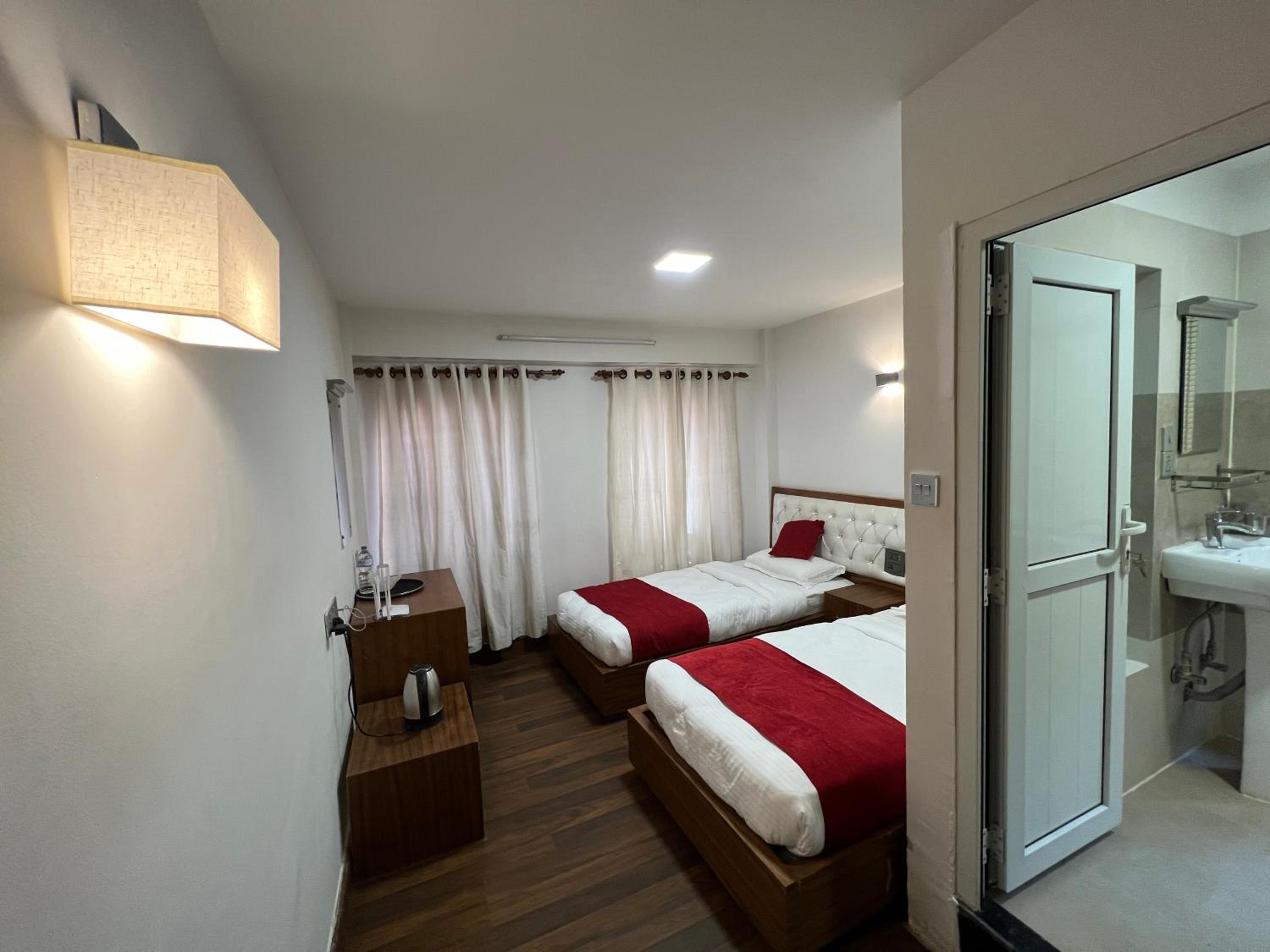 Budget Twin Room photo 2