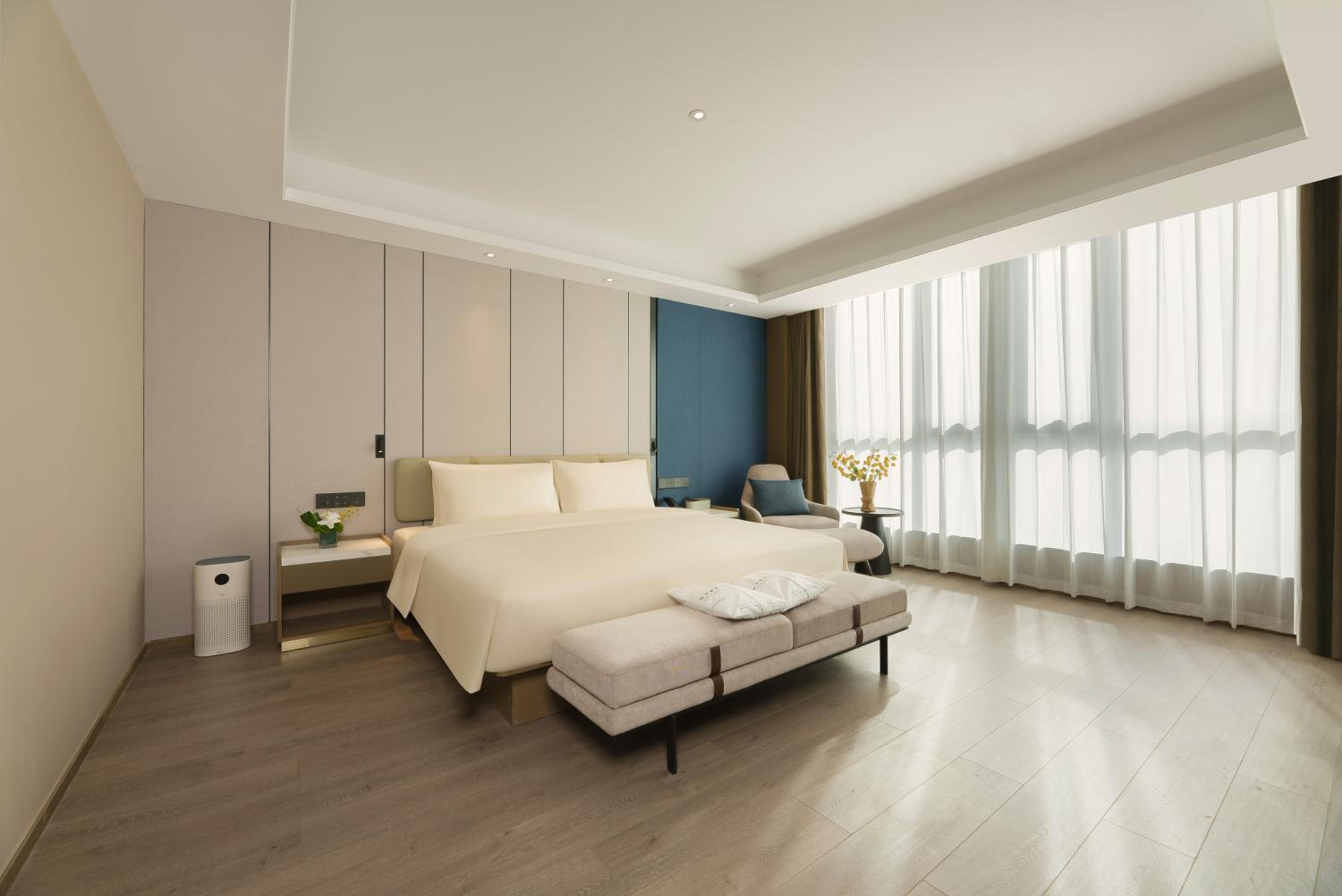 Jimu Suite with City View photo 1