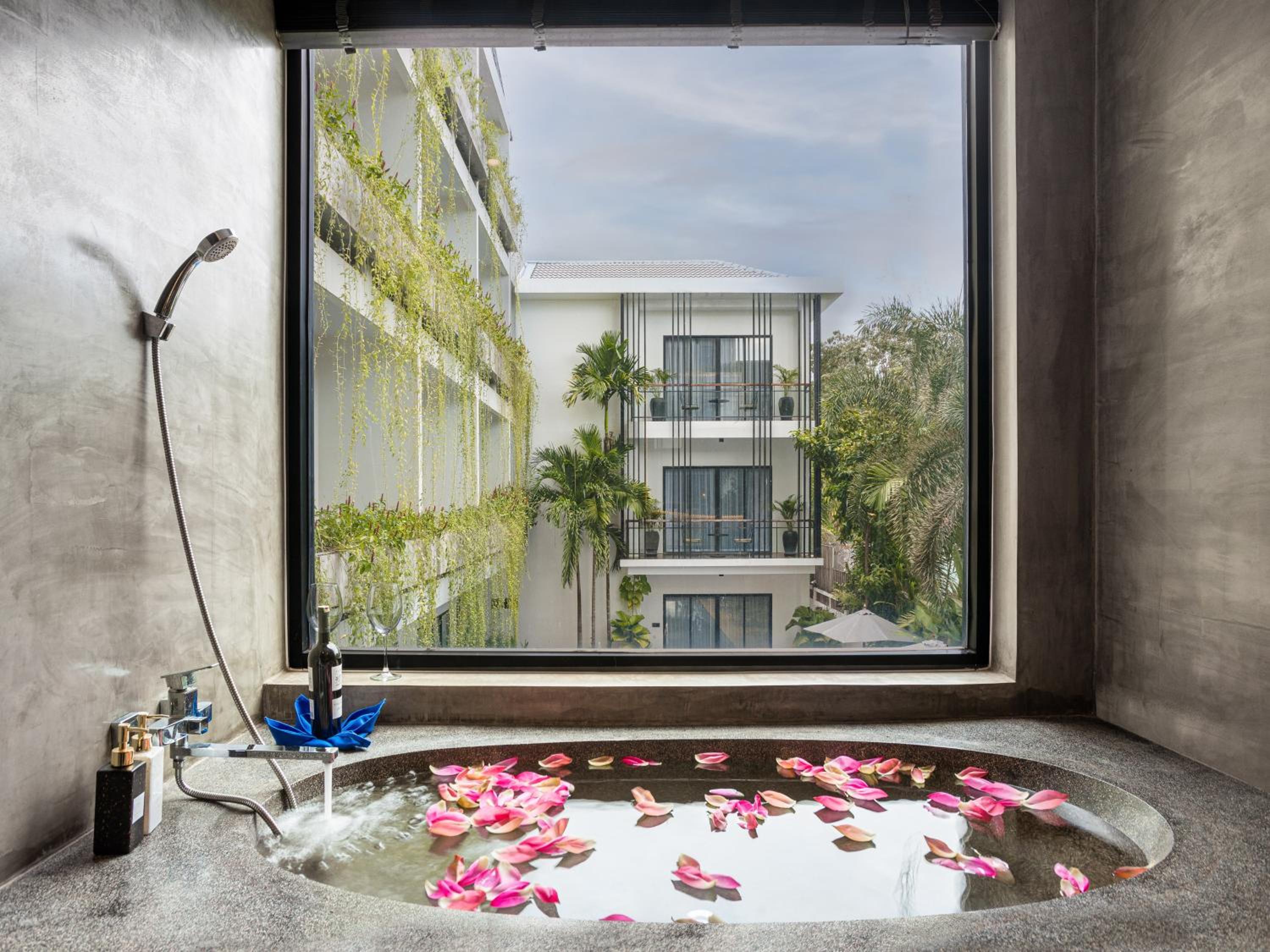 Junior Suite Room with  Balcony  - Photo 4