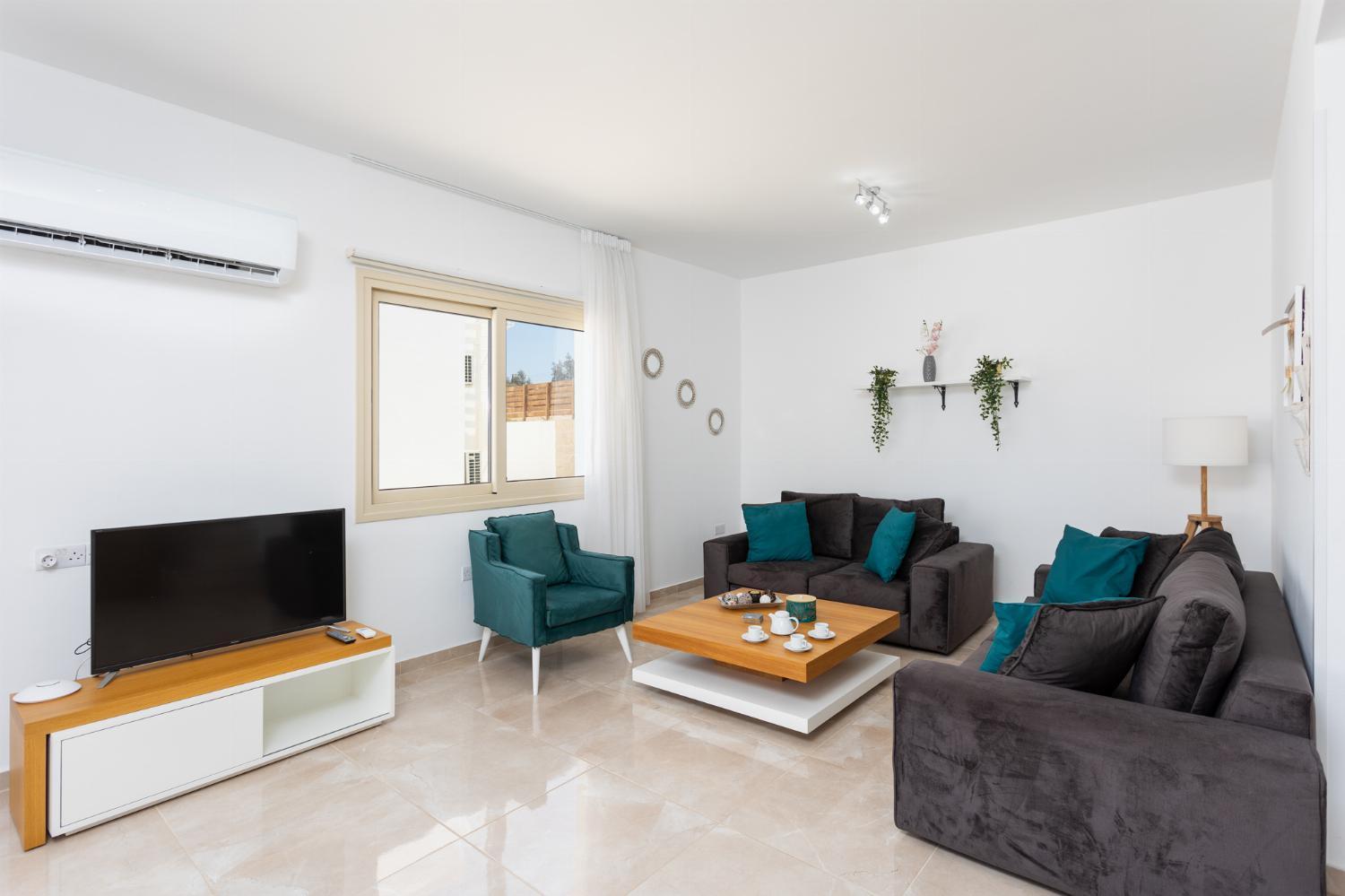 Villa photo 3