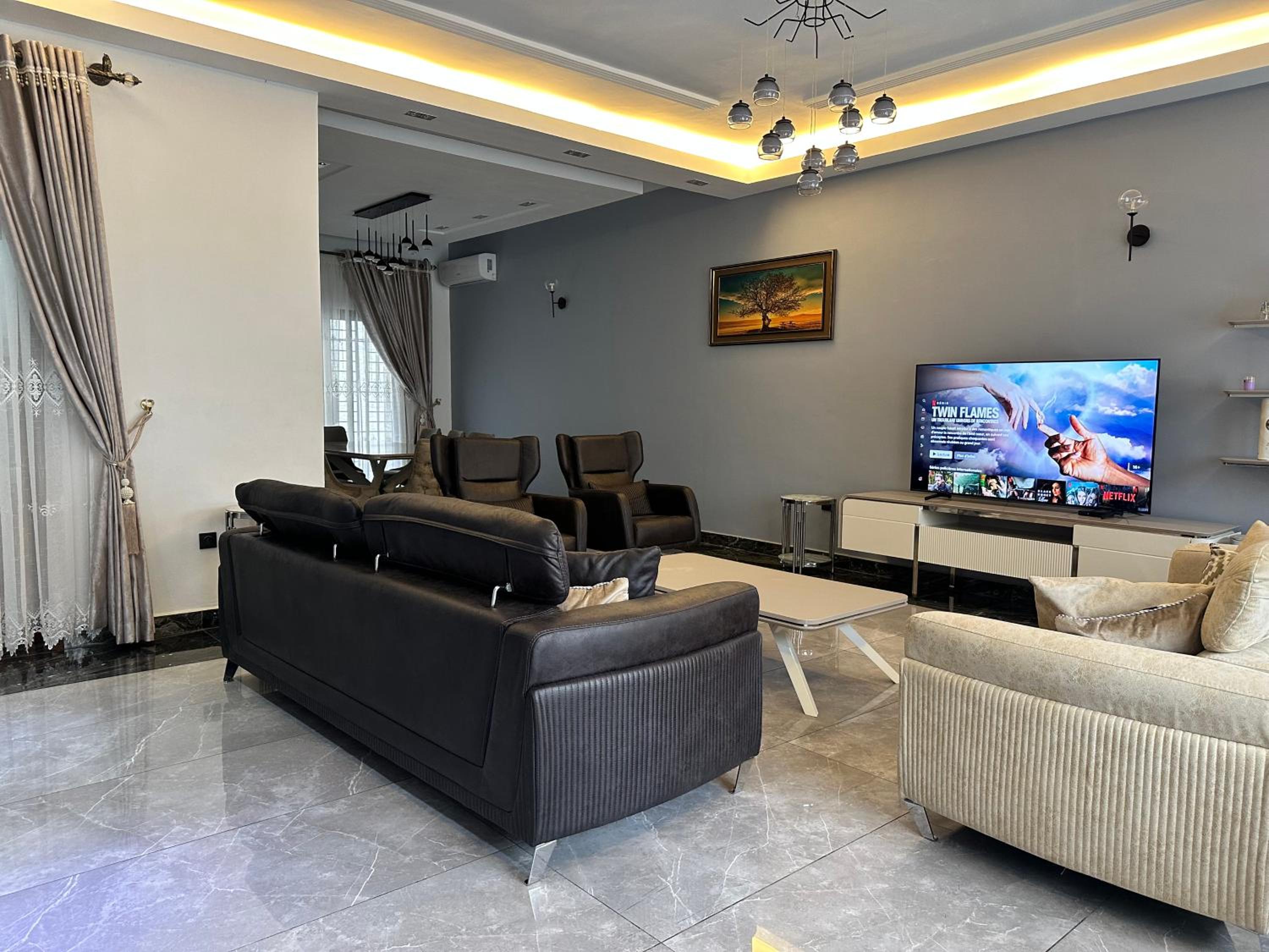 Villa photo 2