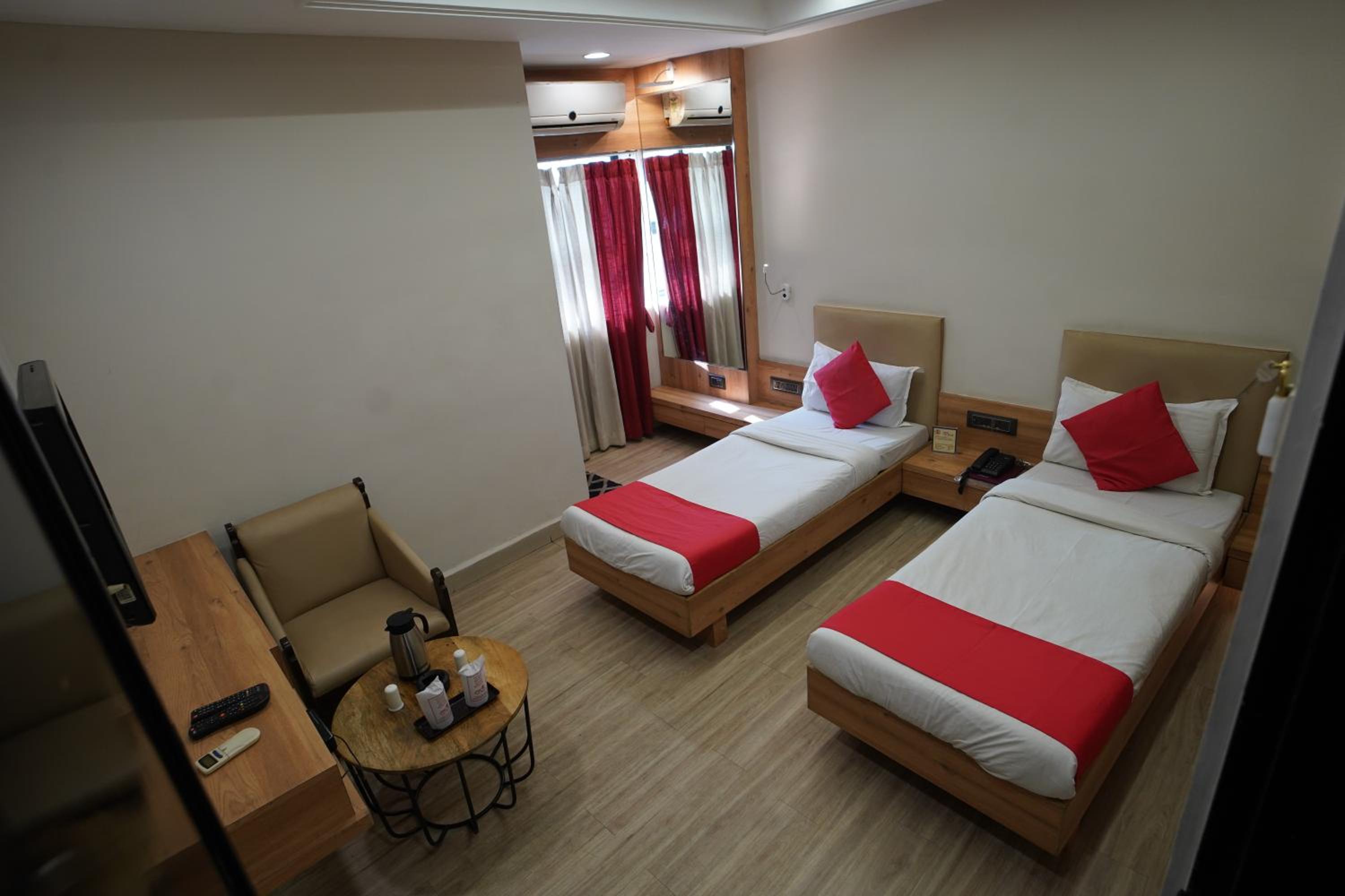 Deluxe Room - Photo 1