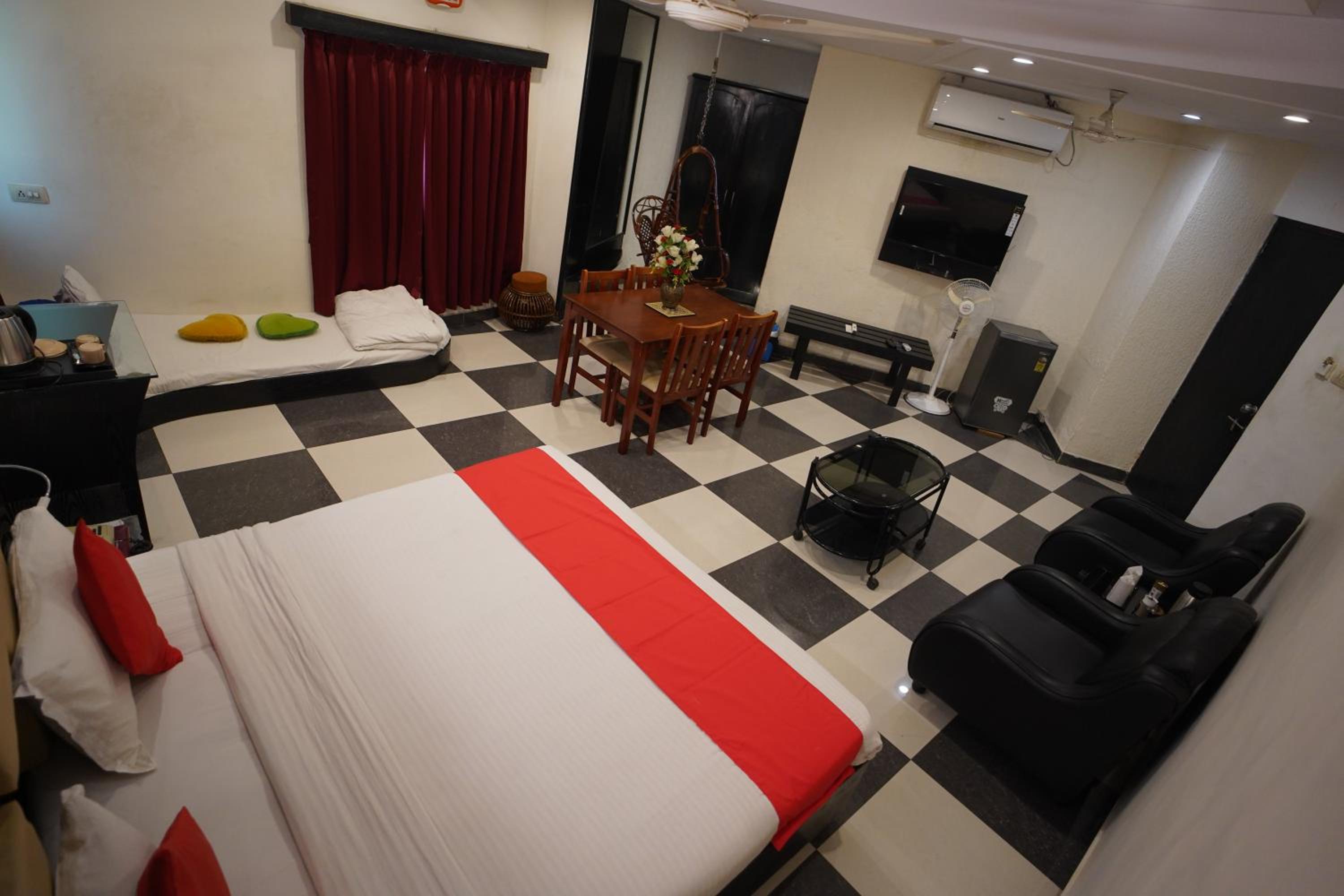 Suite with City View photo 2