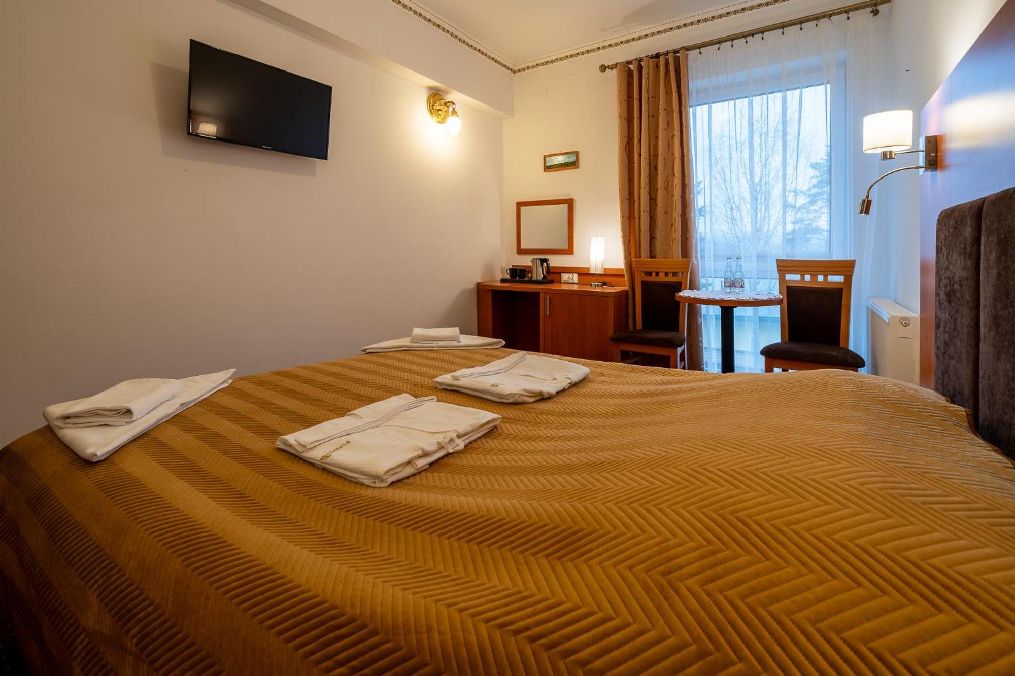 Deluxe Double Room - Photo 8