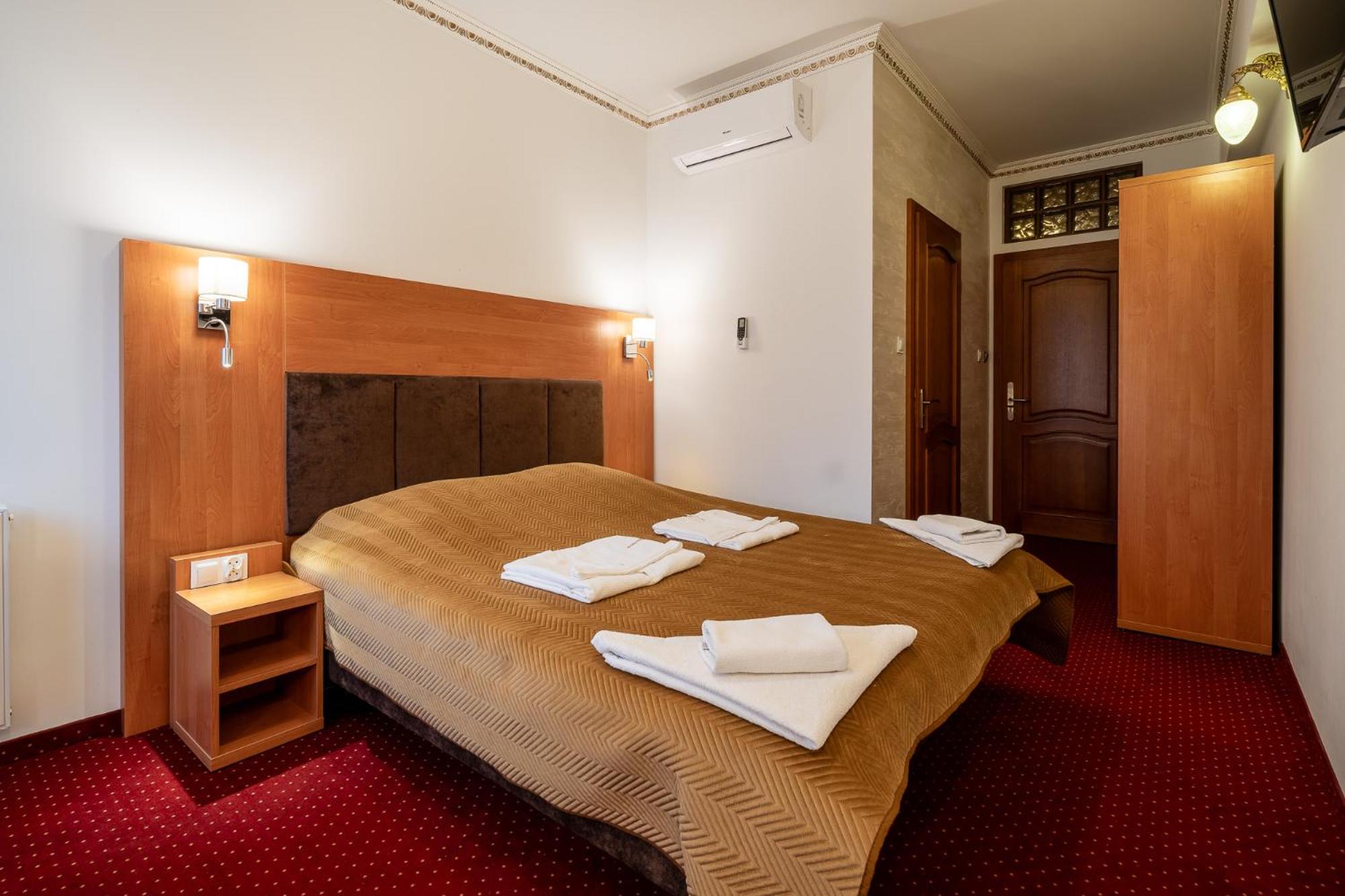 Deluxe Double Room - Photo 7