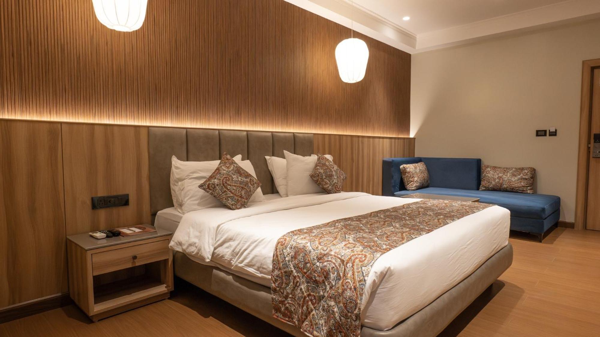 Super Deluxe Double Room - Photo 3