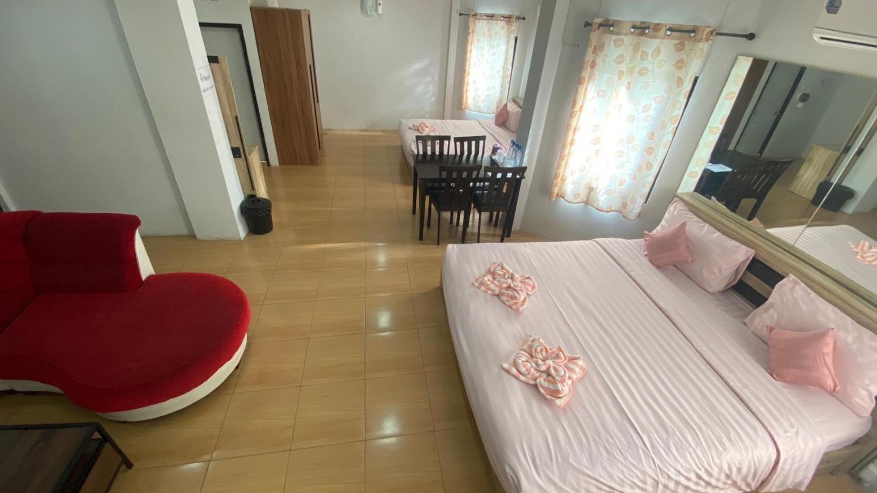 Family Double Room - Photo 25