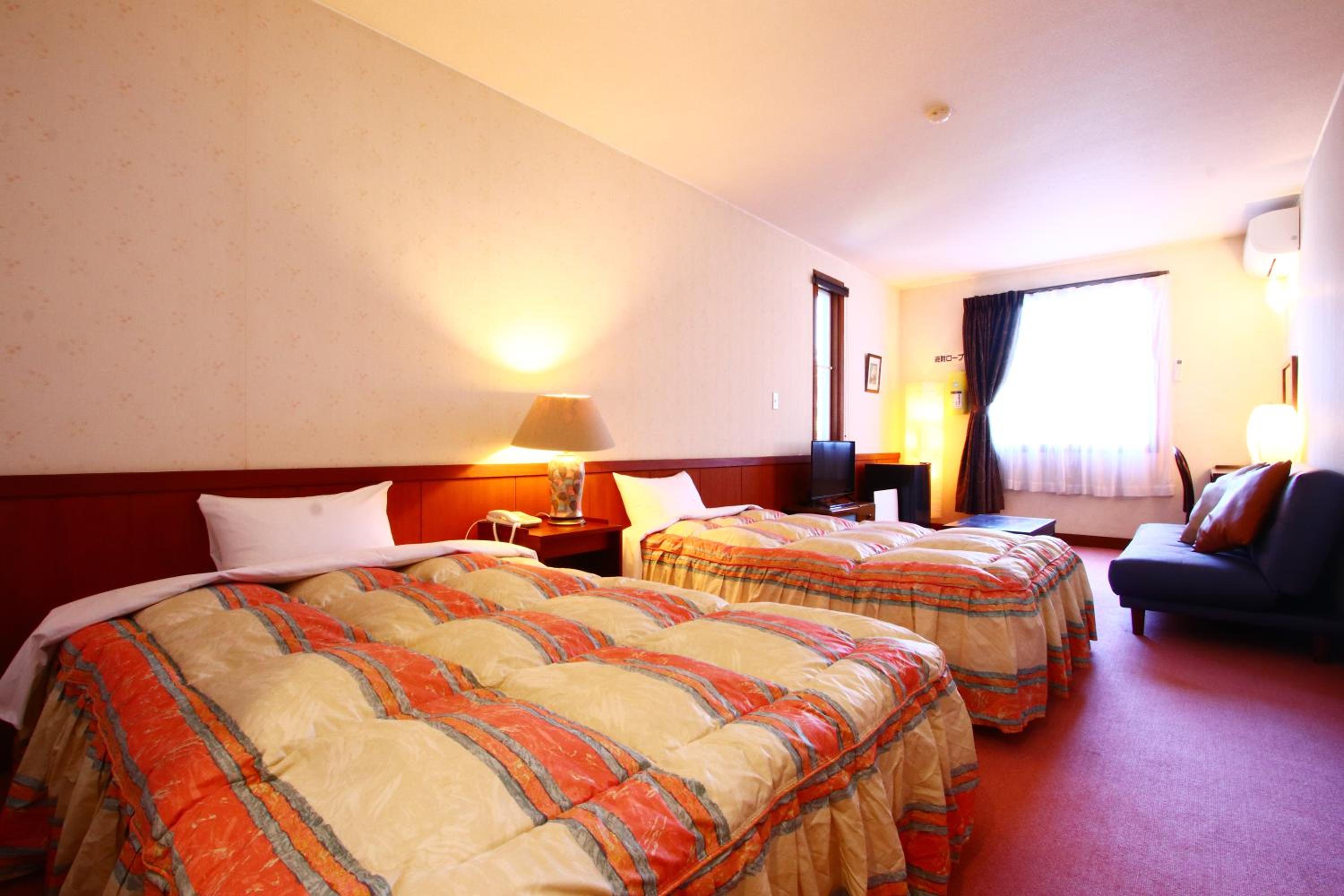 Deluxe Twin Room photo 2