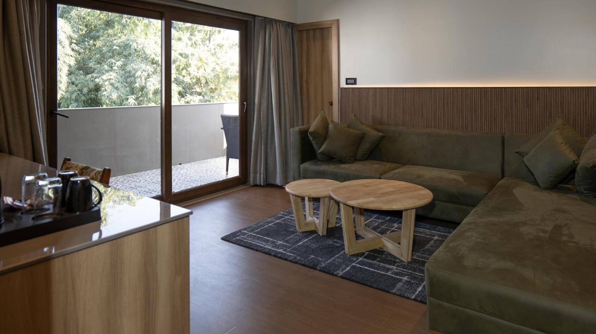 King Room with Balcony photo 3