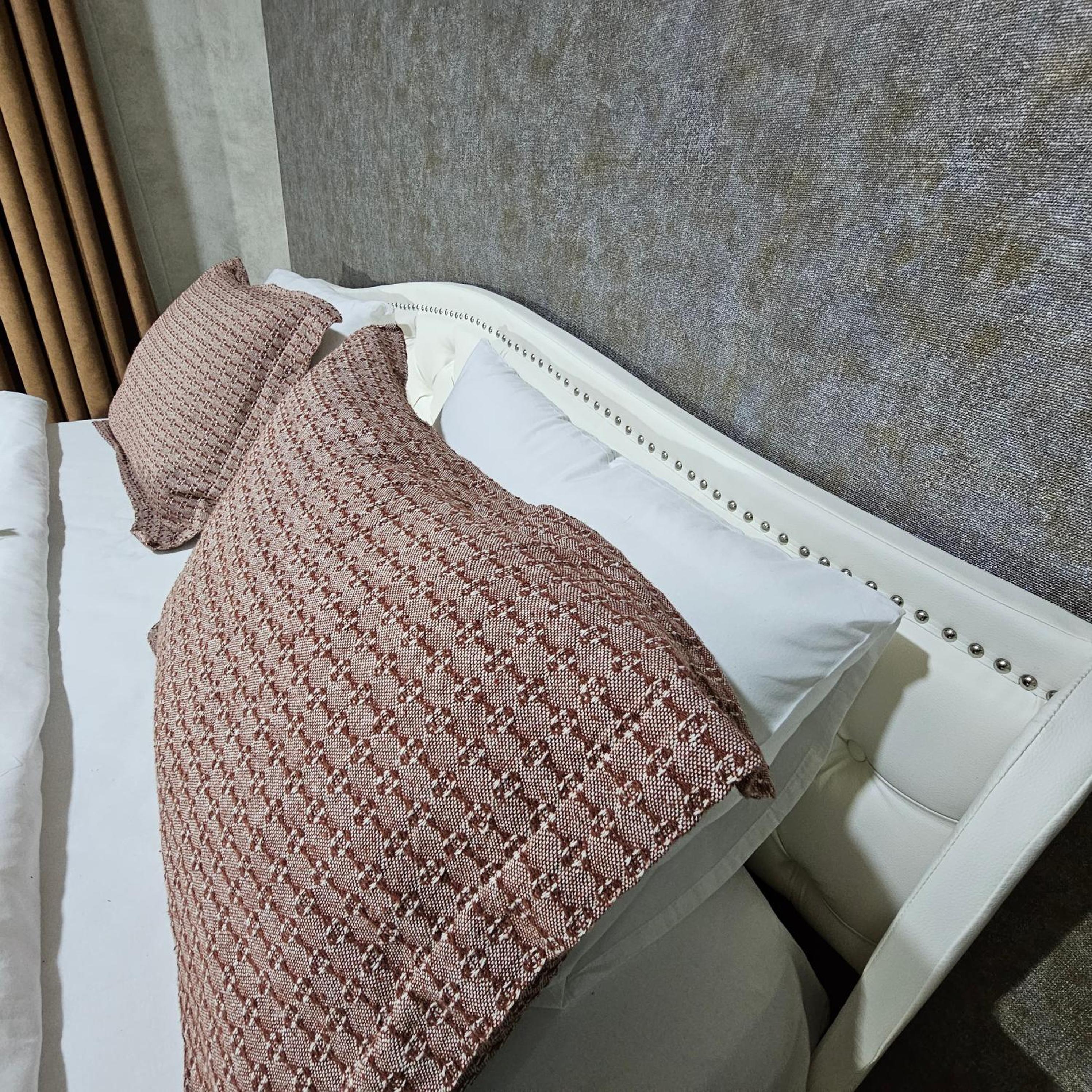 Double Room - Photo 14