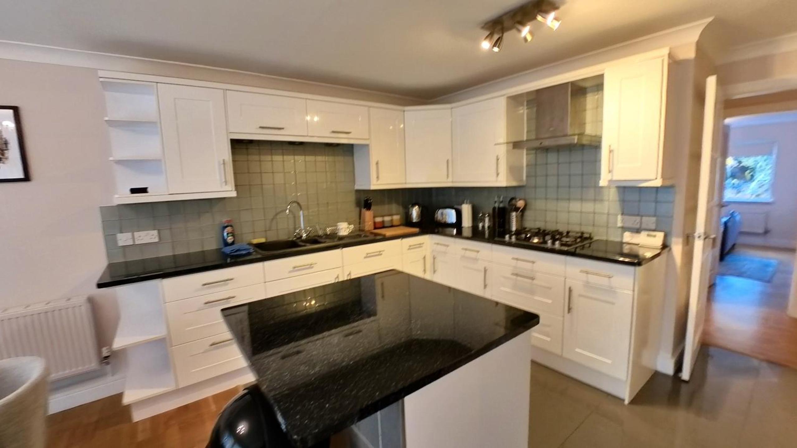 Apartment - Ground Floor photo 2
