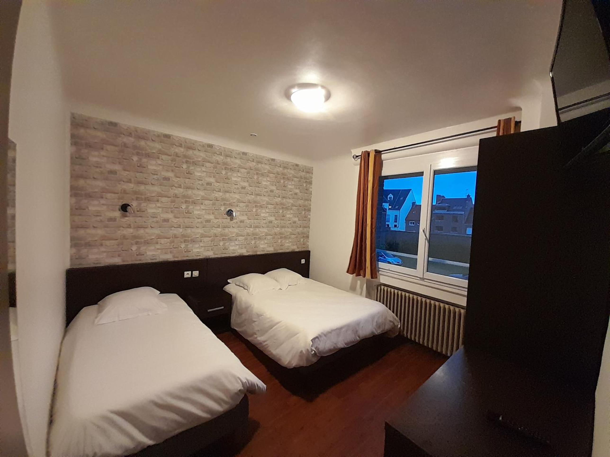 Comfort Triple Room with Shower photo 2