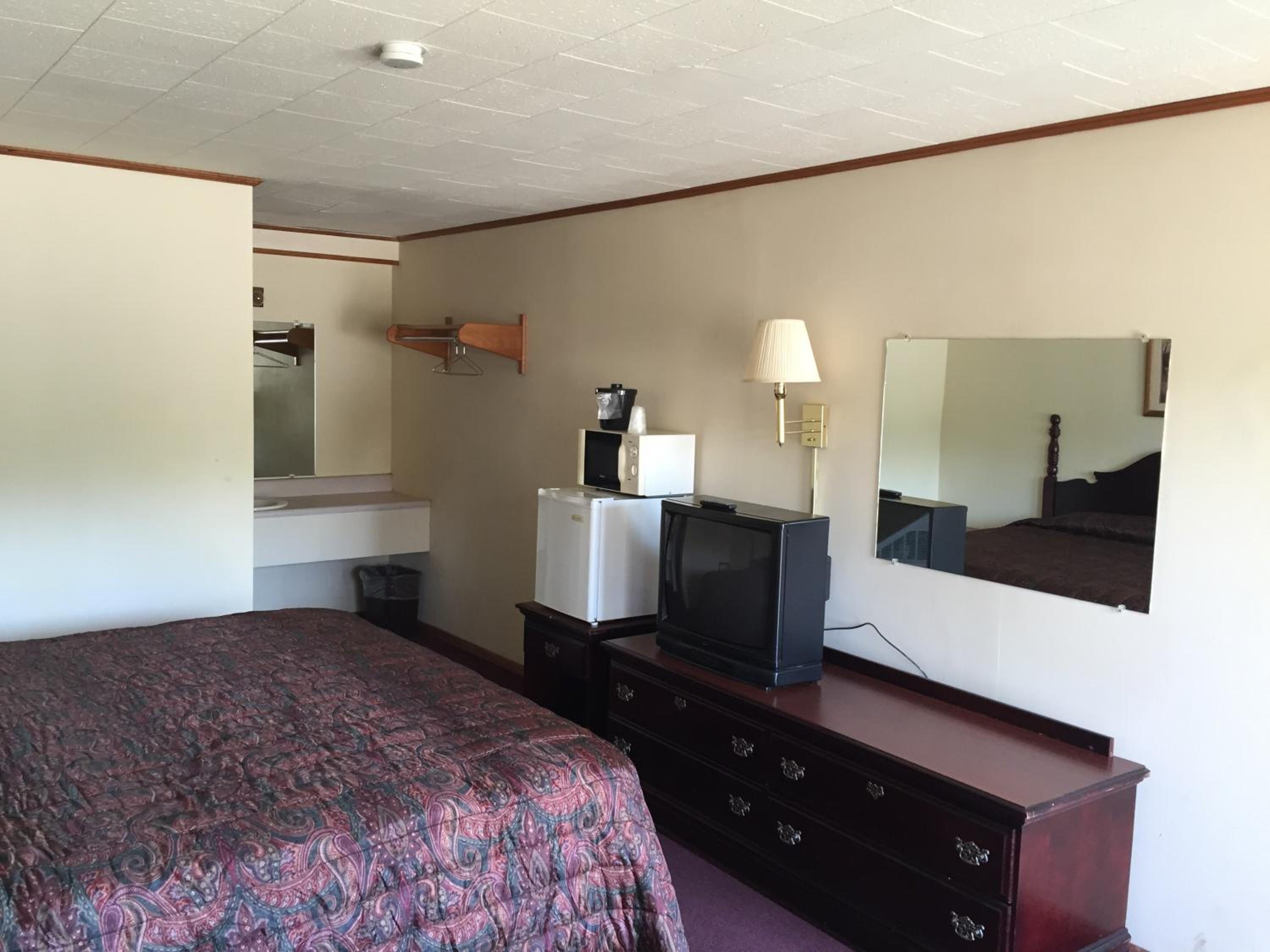 Standard King Room - Non-Smoking  photo 2