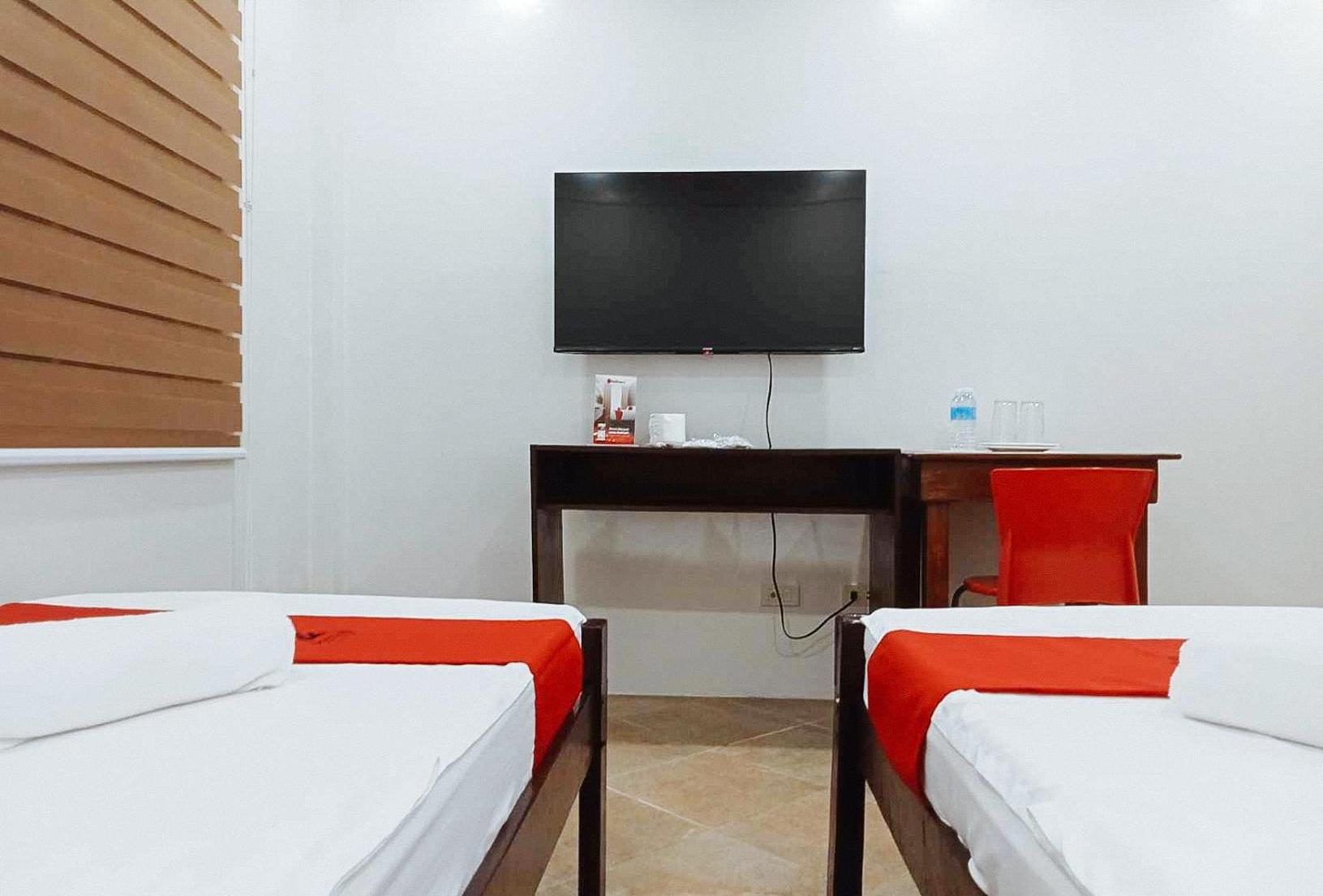 Twin Room - Photo 2