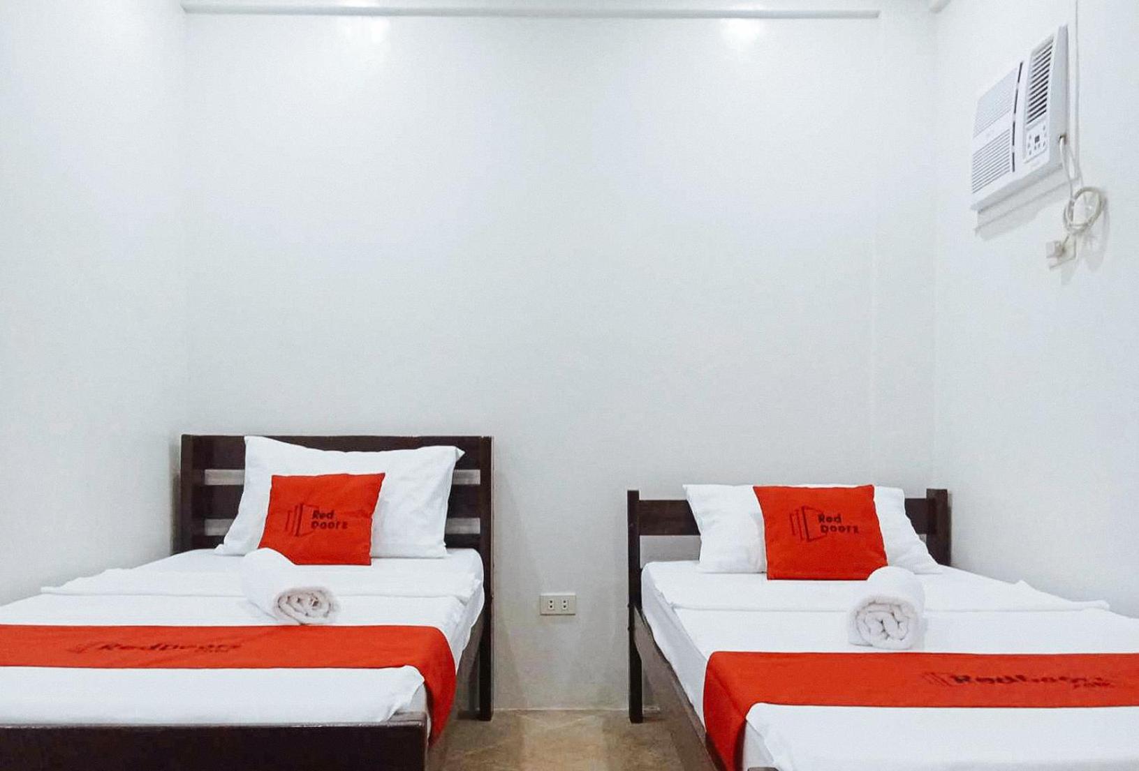 Twin Room - Photo 3