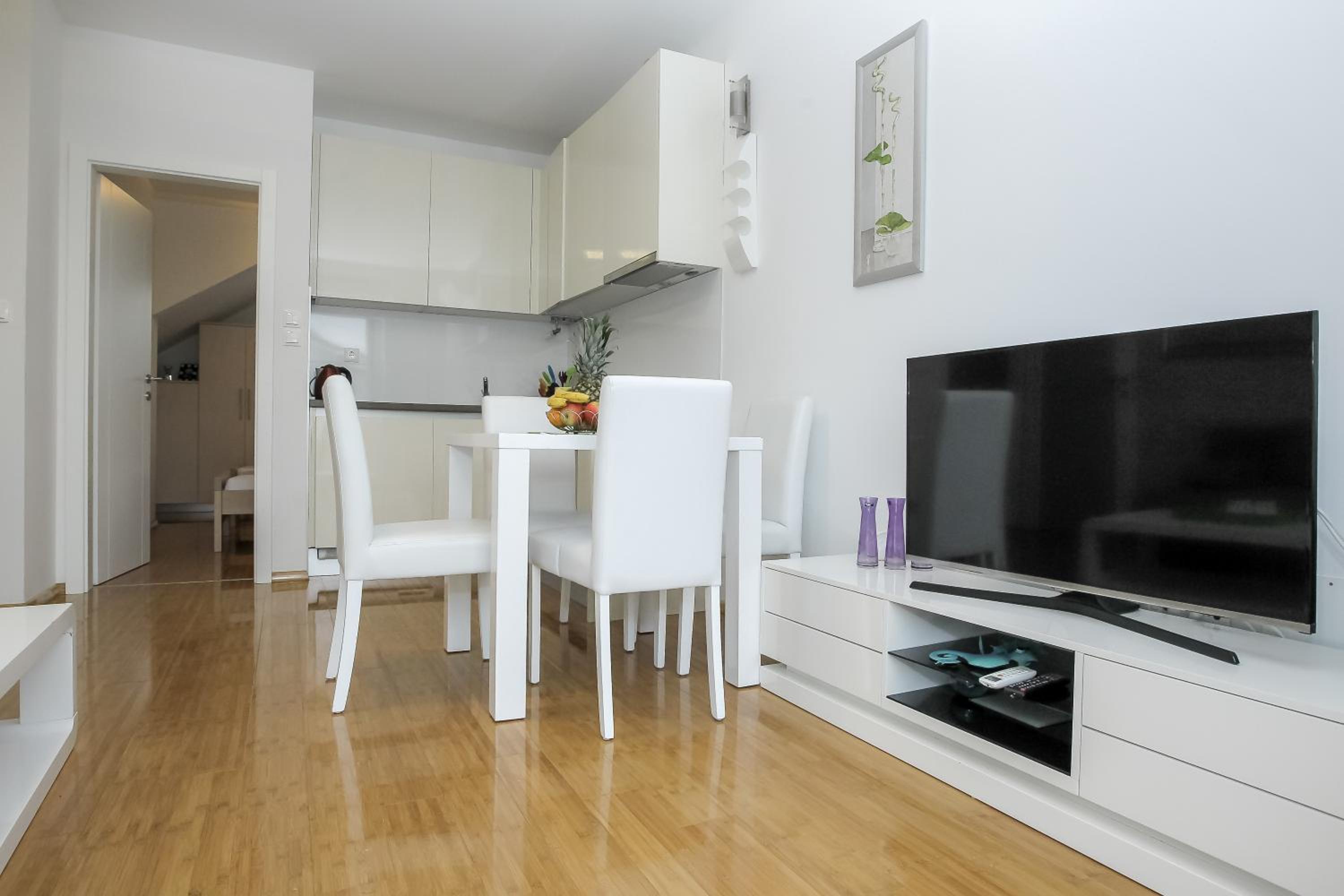 Two-Bedroom Apartment - Photo 11
