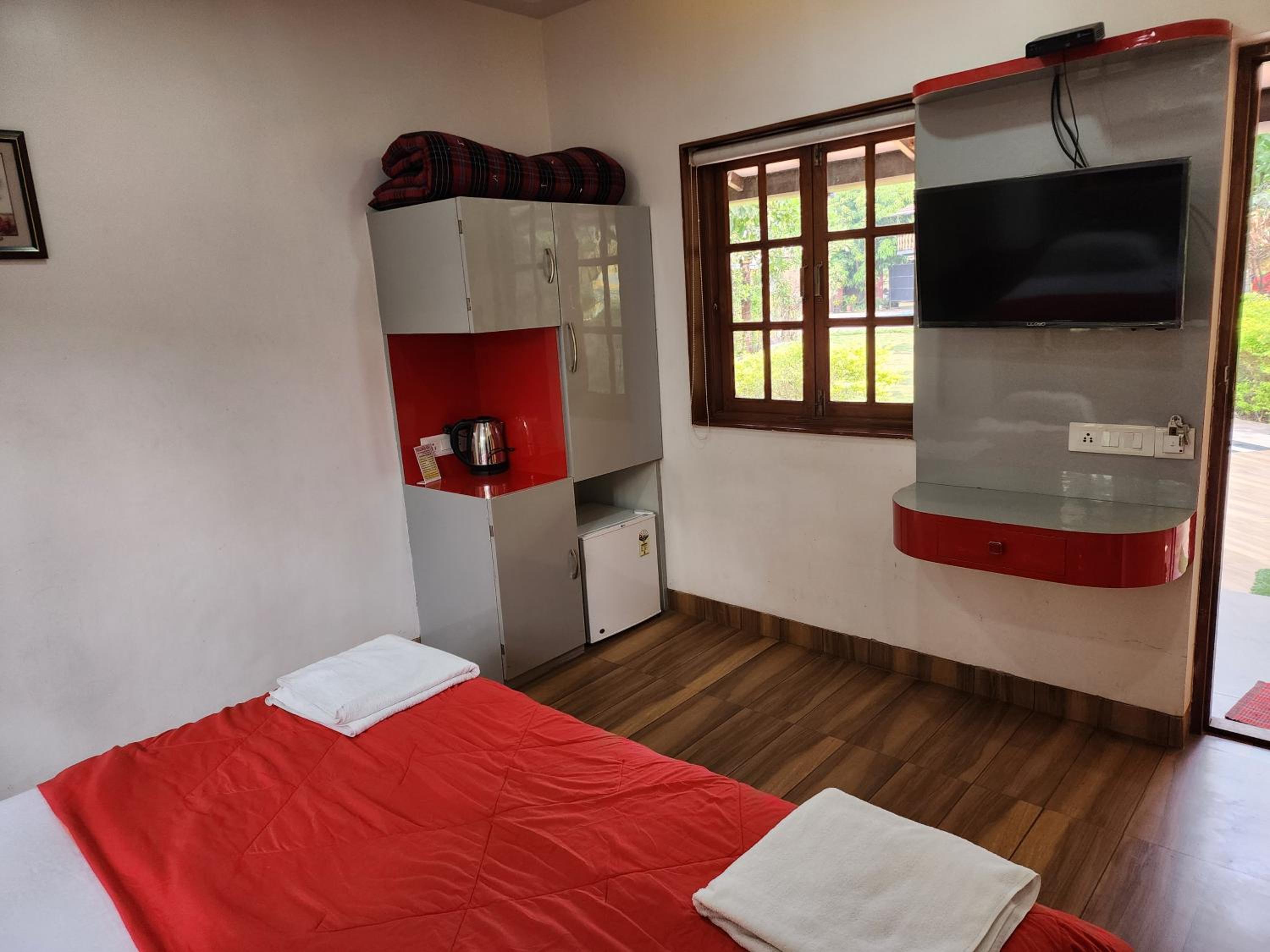 Double or Twin Room with Garden View photo 2