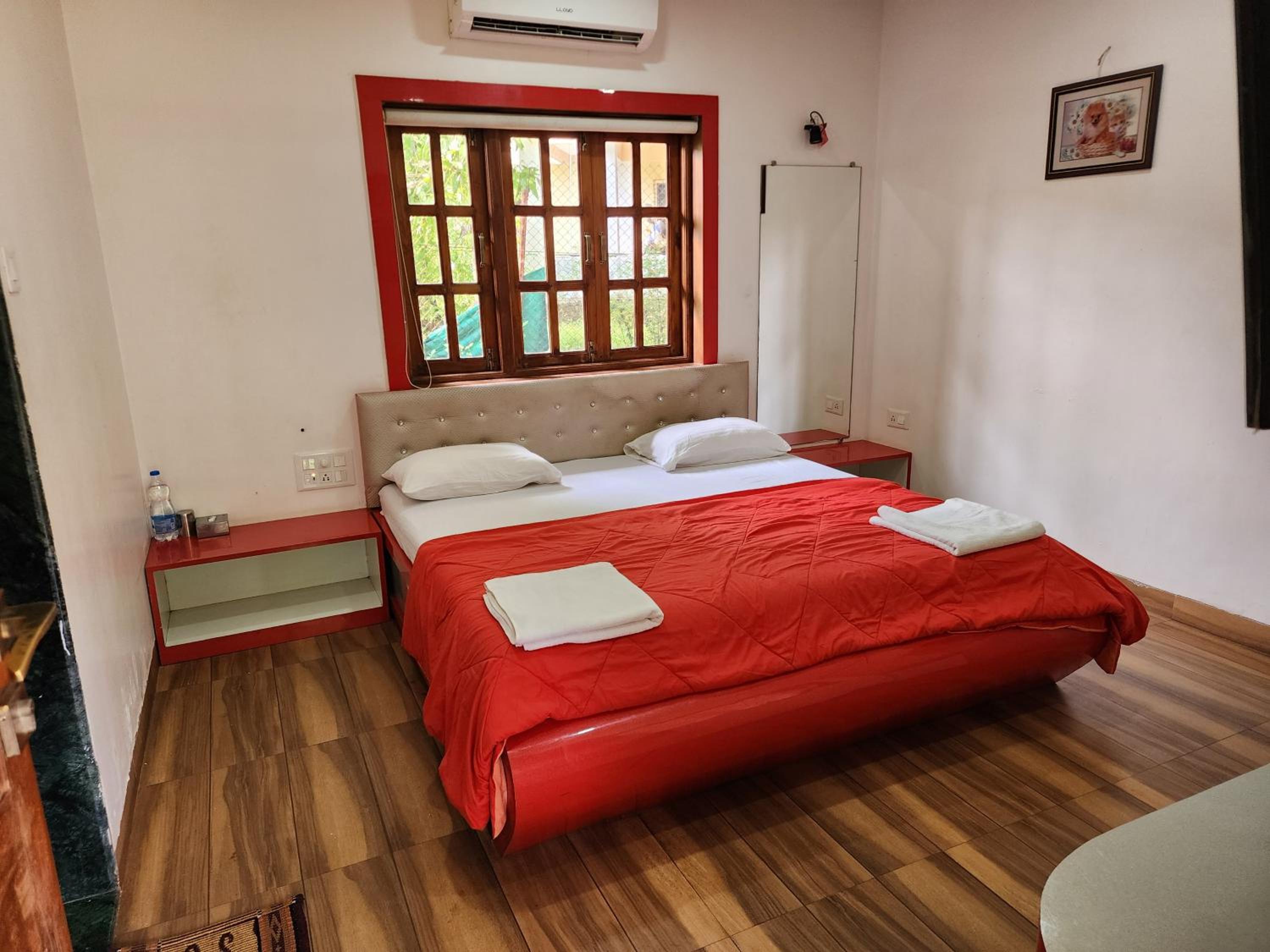 Double or Twin Room with Garden View photo 3