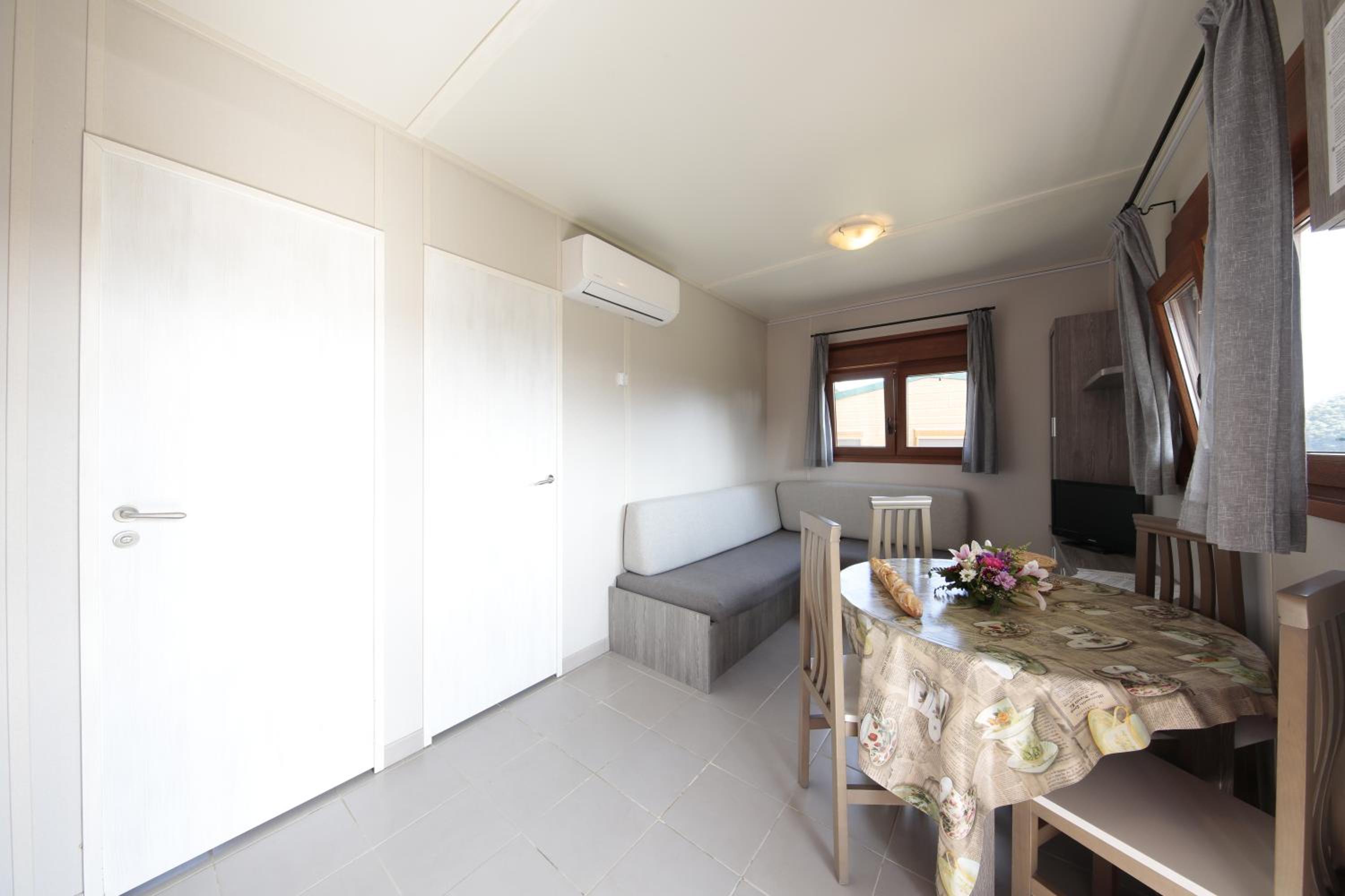 One-Bedroom Bungalow photo 2