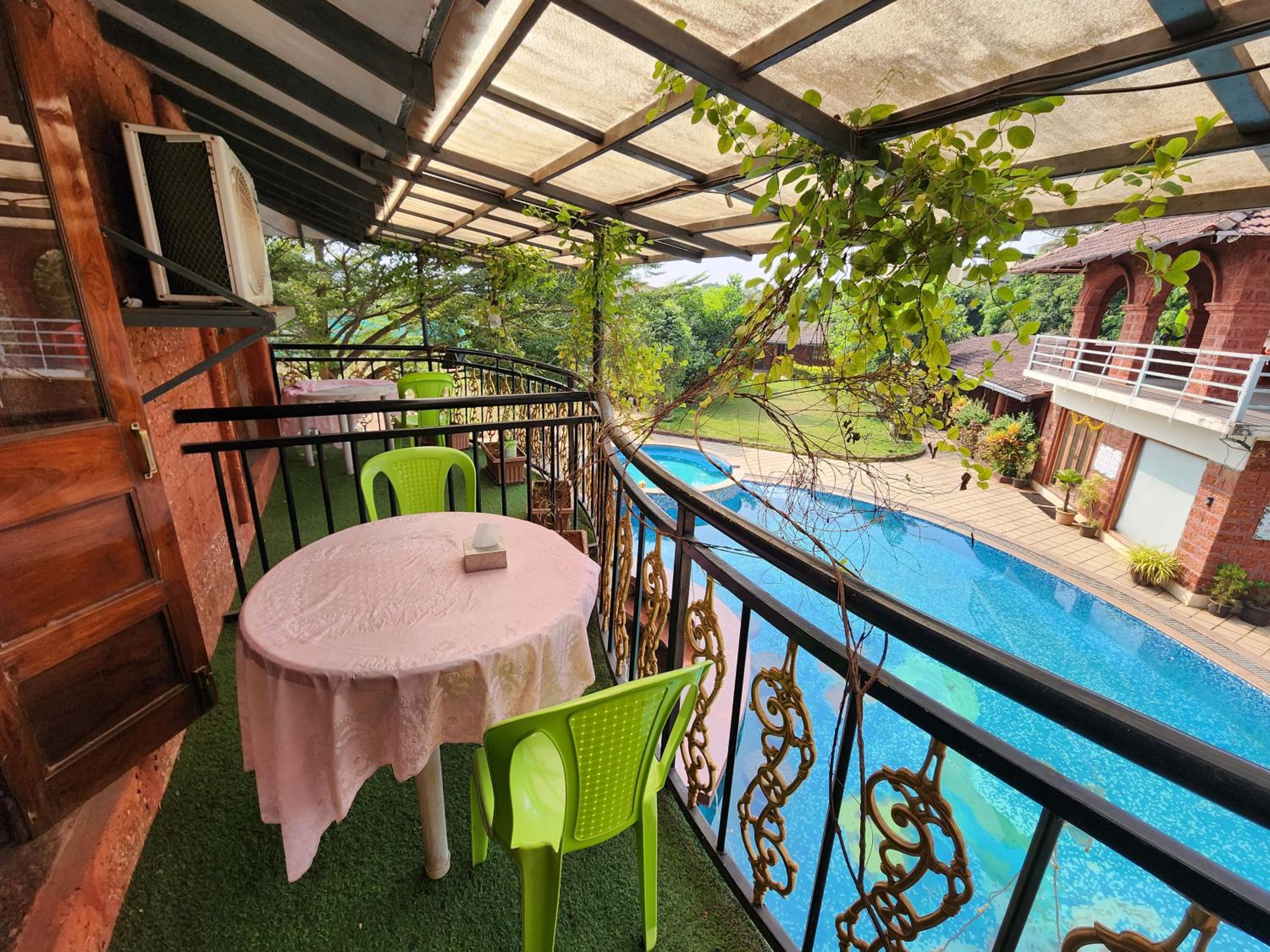 Double or Twin Room with Balcony photo 2